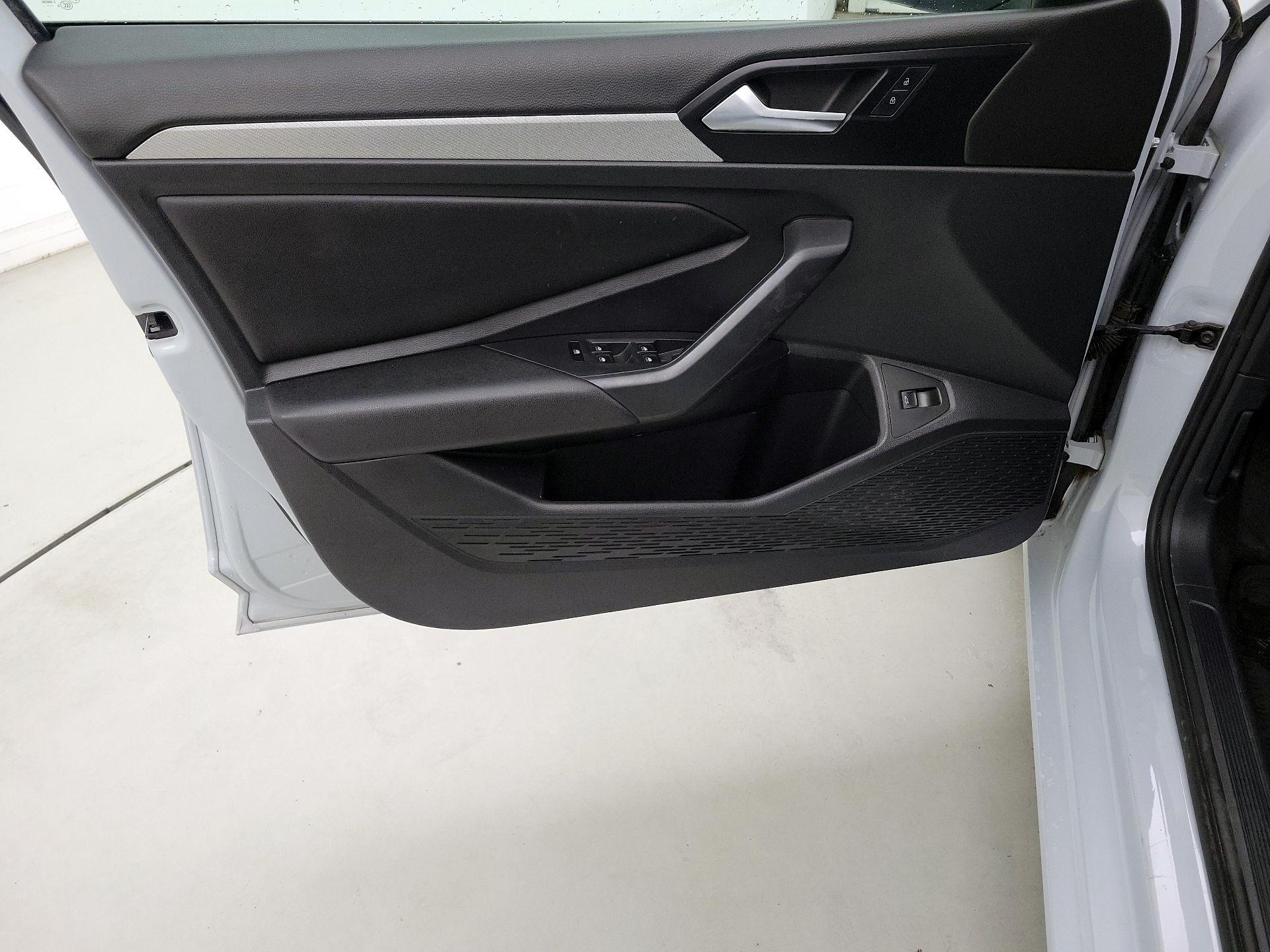 Thumbnail: 2019 Volkswagen Jetta - 12