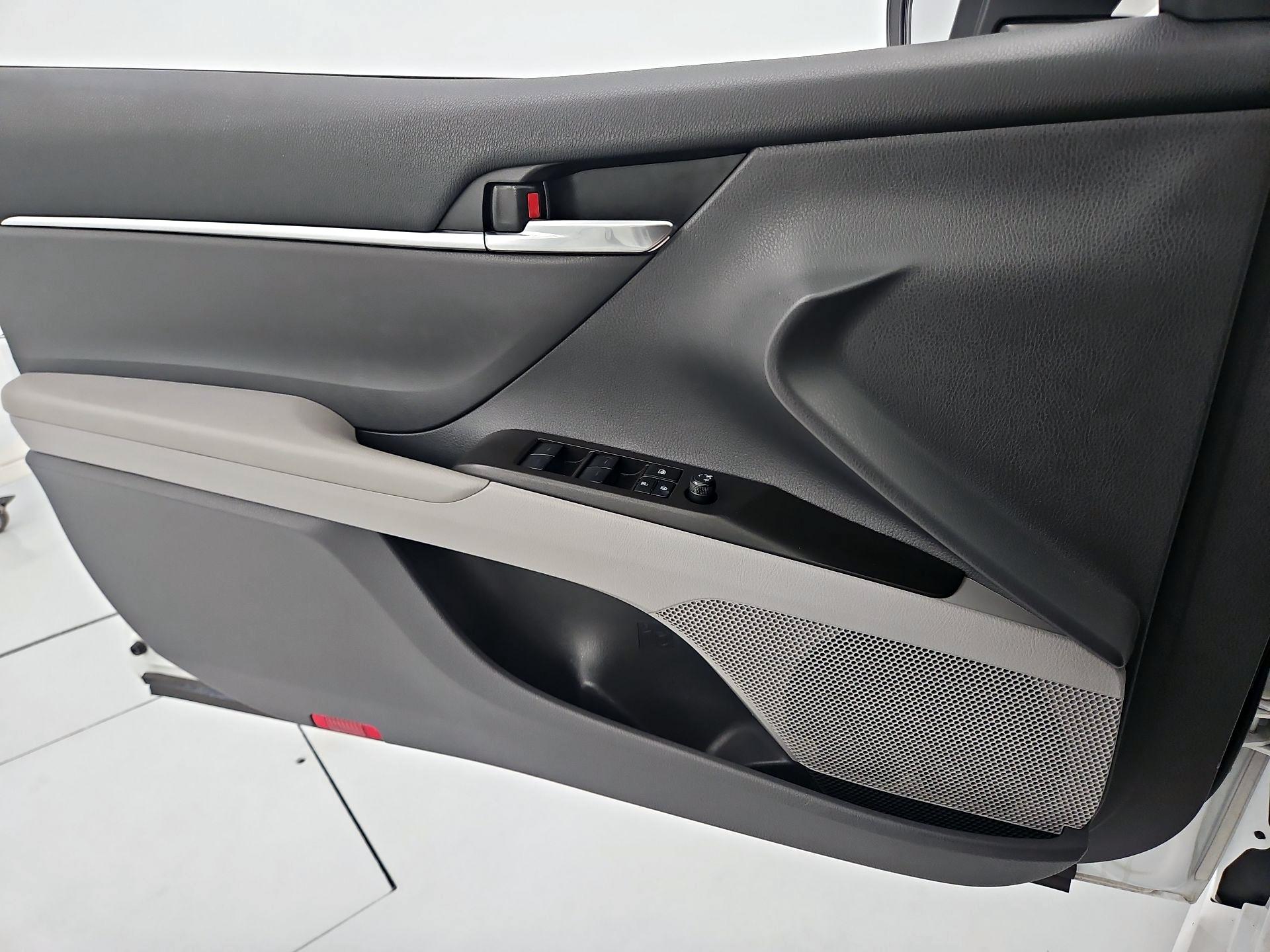 Thumbnail: 2023 Toyota Camry - 12
