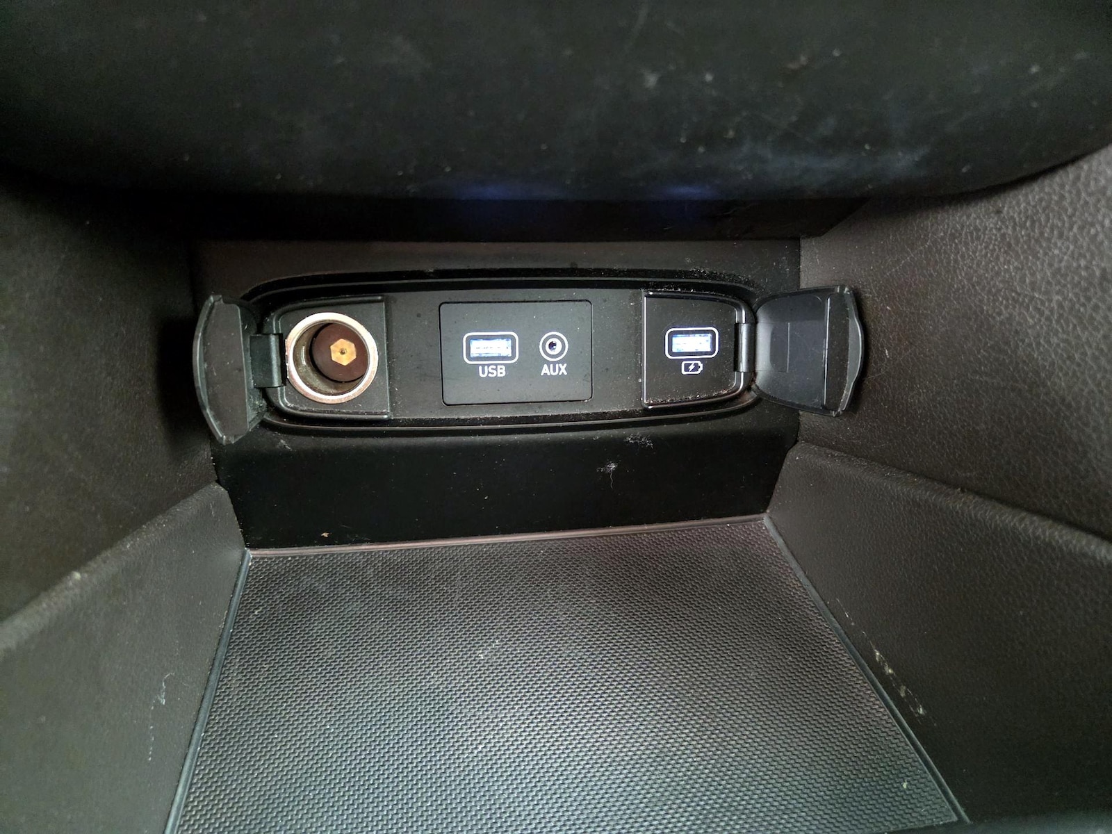 2019 Hyundai Santa Fe SE - Photo 19