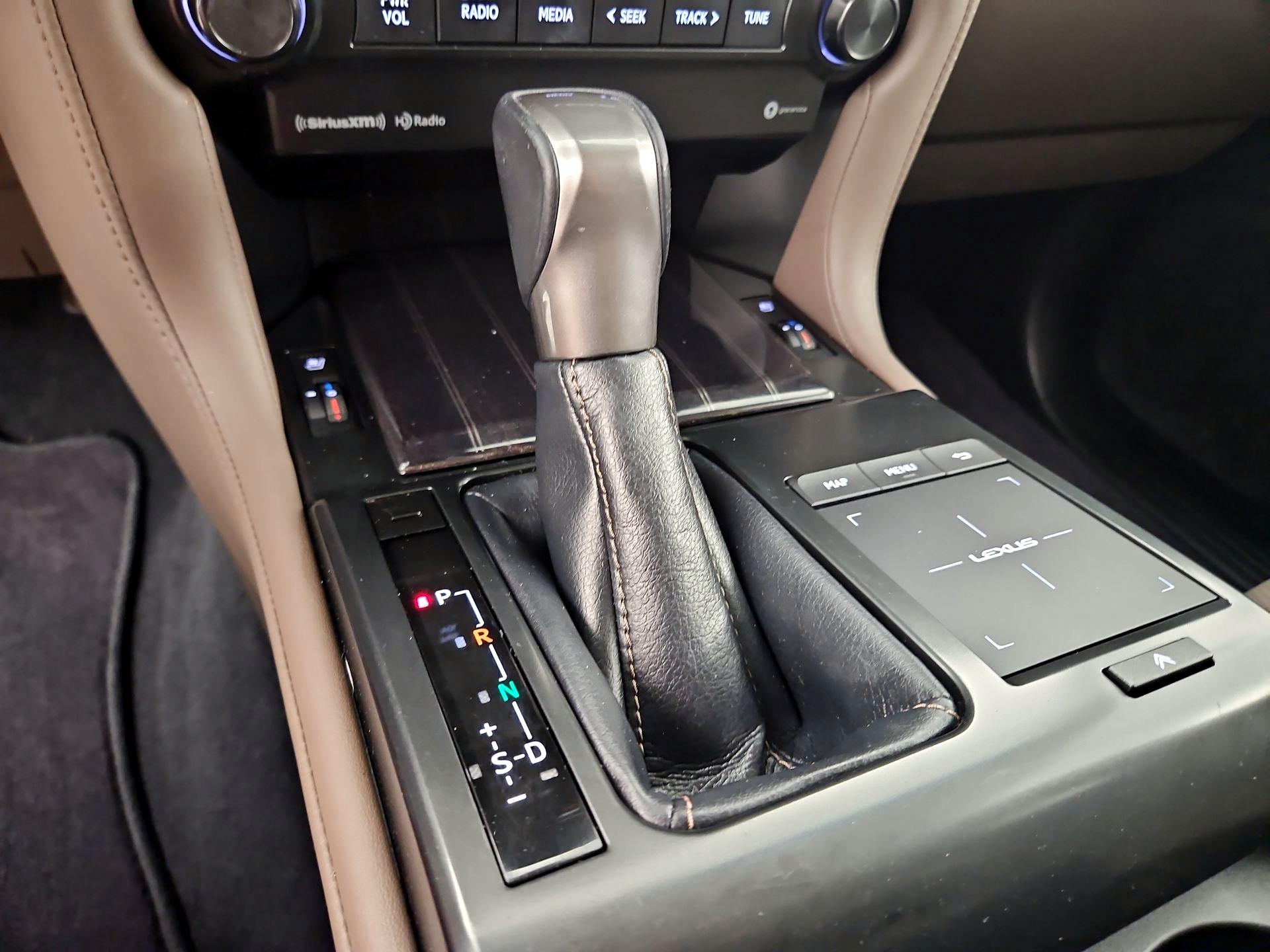 Thumbnail: 2022 Lexus GX - 18