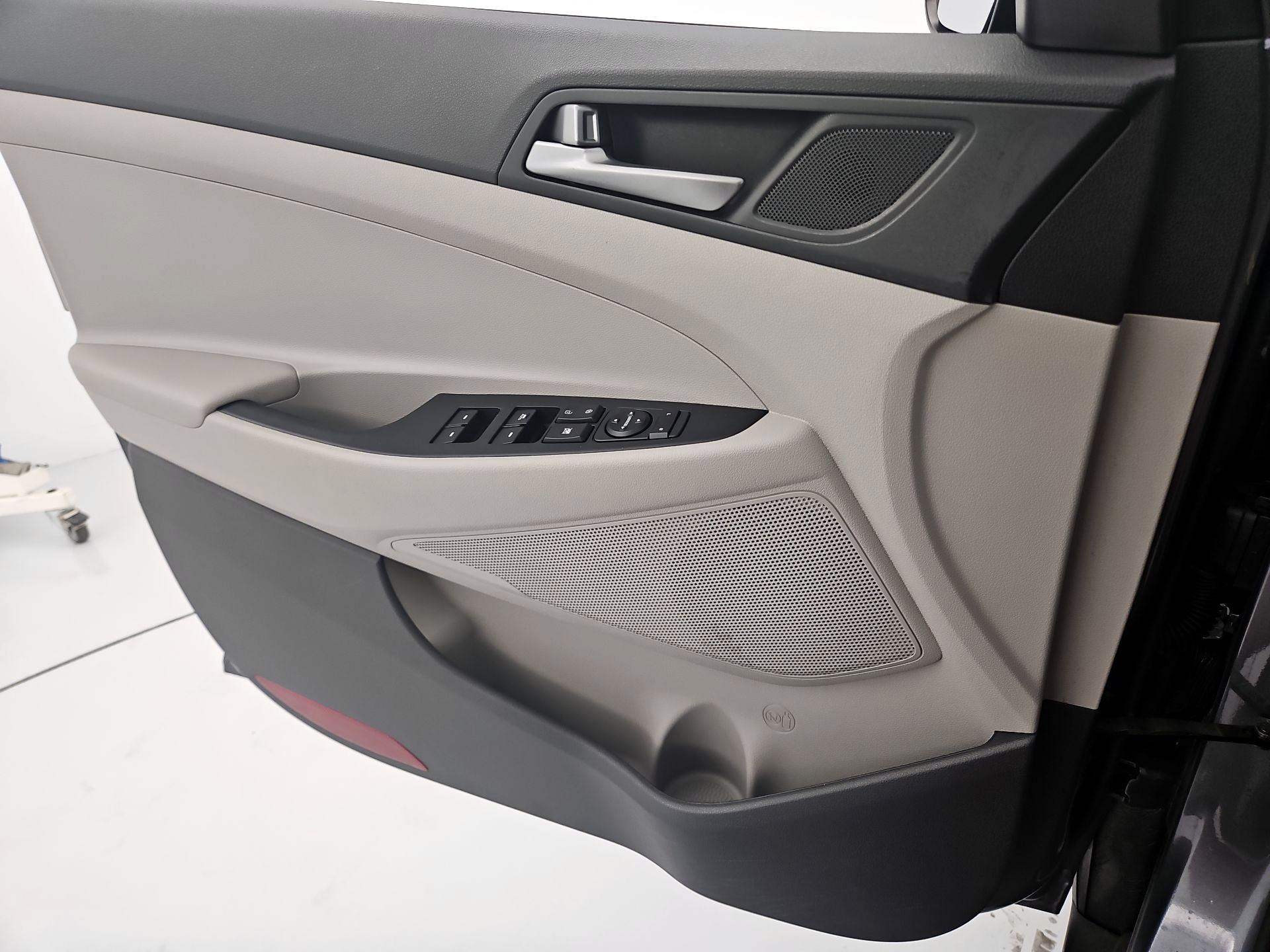 Thumbnail: 2017 Hyundai Tucson - 12