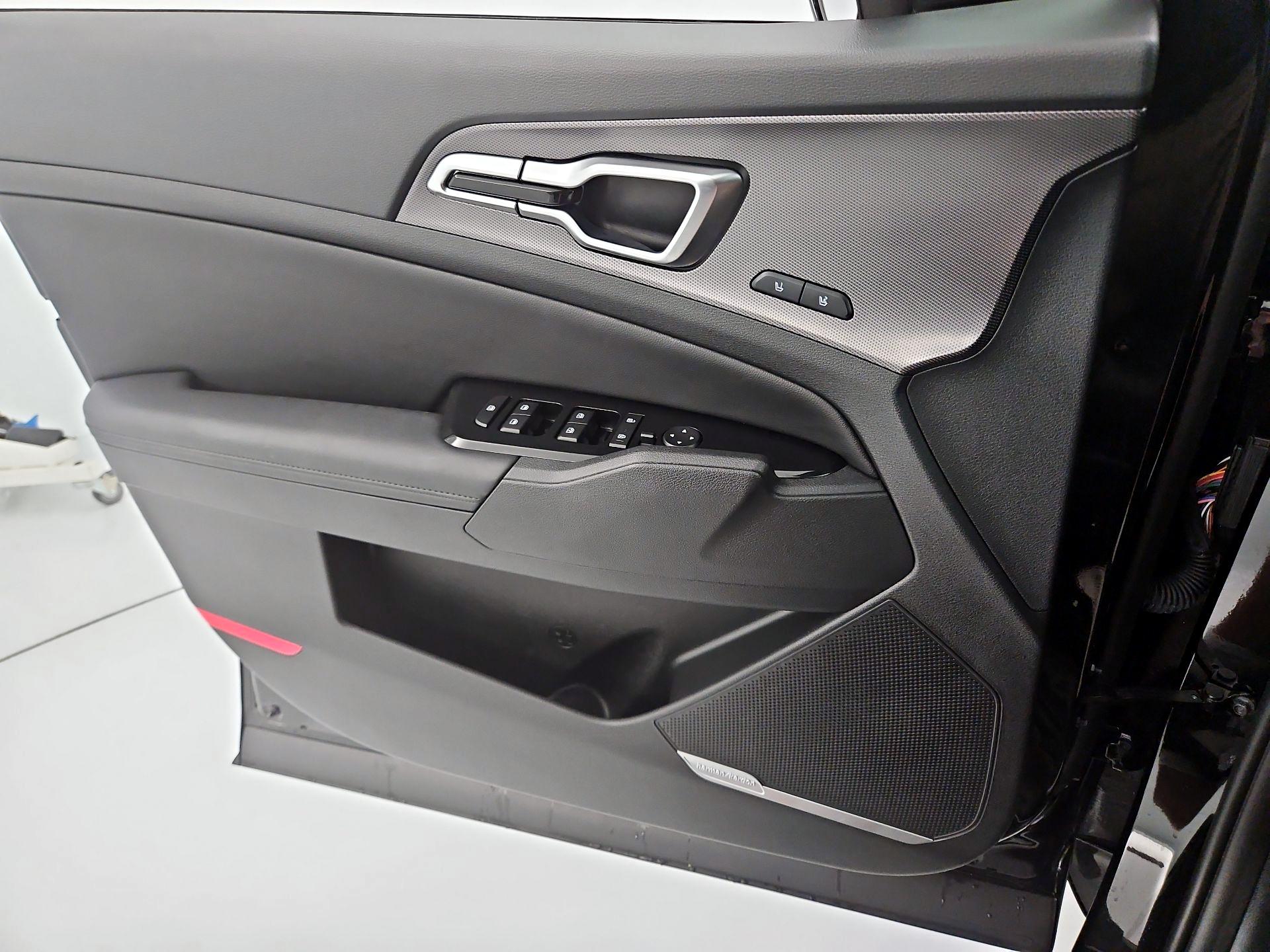 Thumbnail: 2025 Kia Sportage - 12