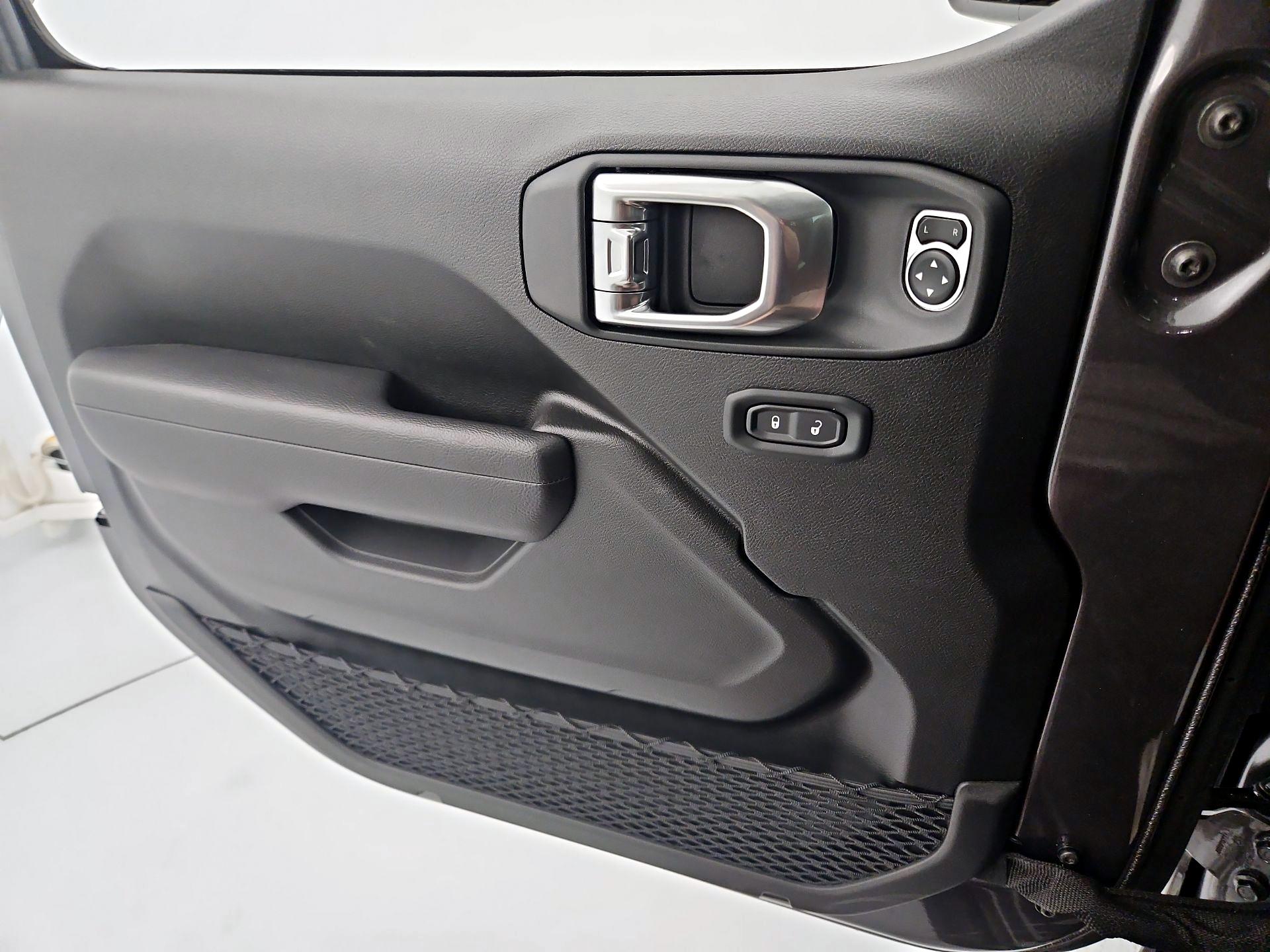 Thumbnail: 2025 Jeep Gladiator - 12