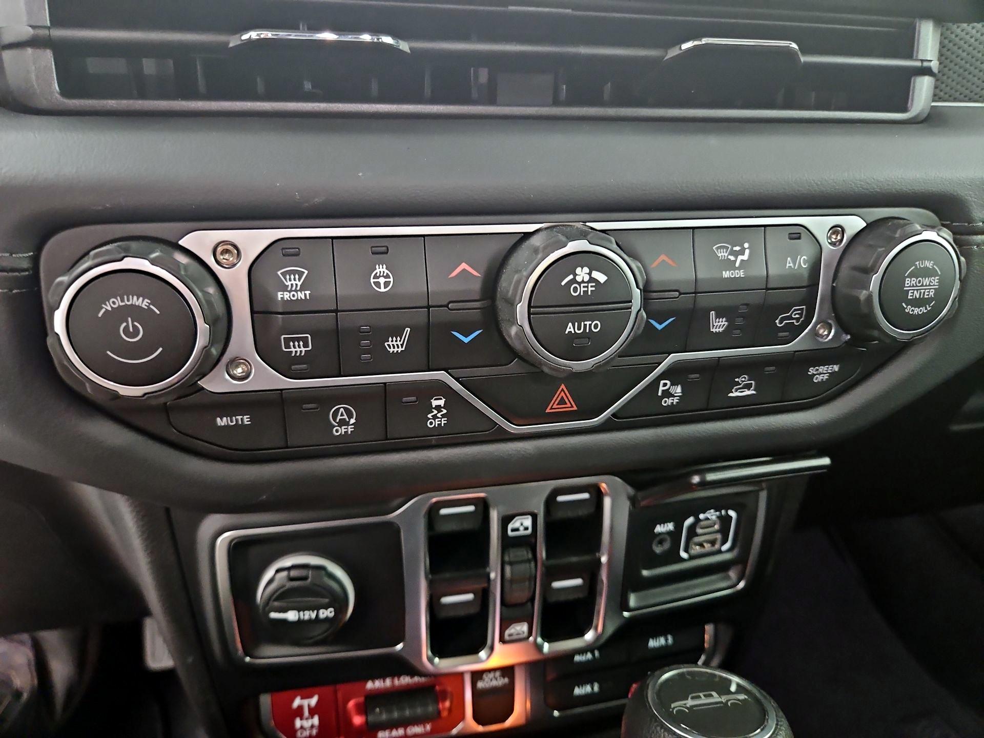 Thumbnail: 2025 Jeep Gladiator - 16