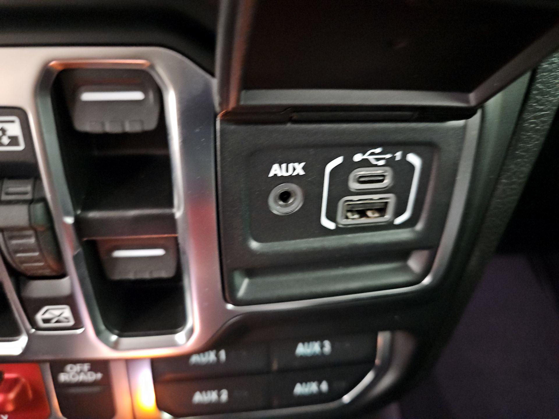 Thumbnail: 2025 Jeep Gladiator - 18