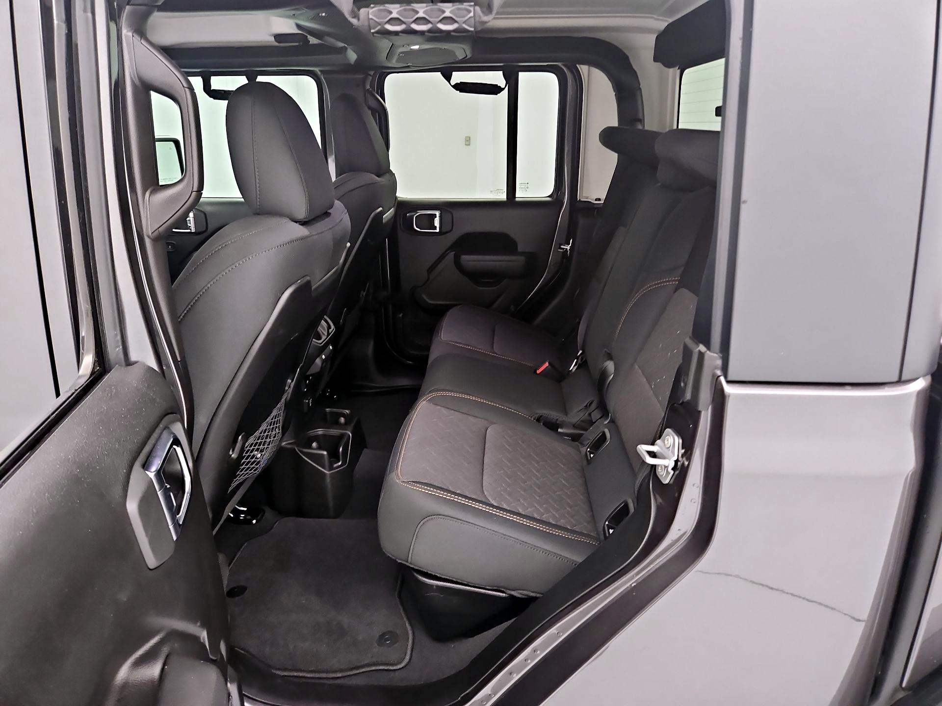 Thumbnail: 2025 Jeep Gladiator - 19