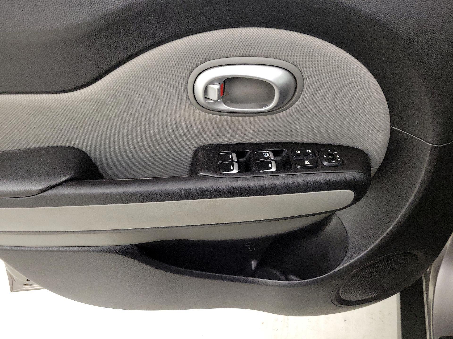 Thumbnail: 2017 Kia Soul - 12