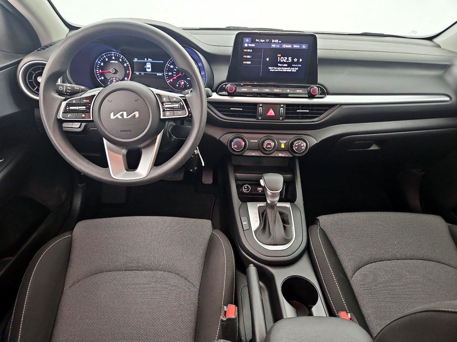 2023 Kia Forte LXS - Photo 10
