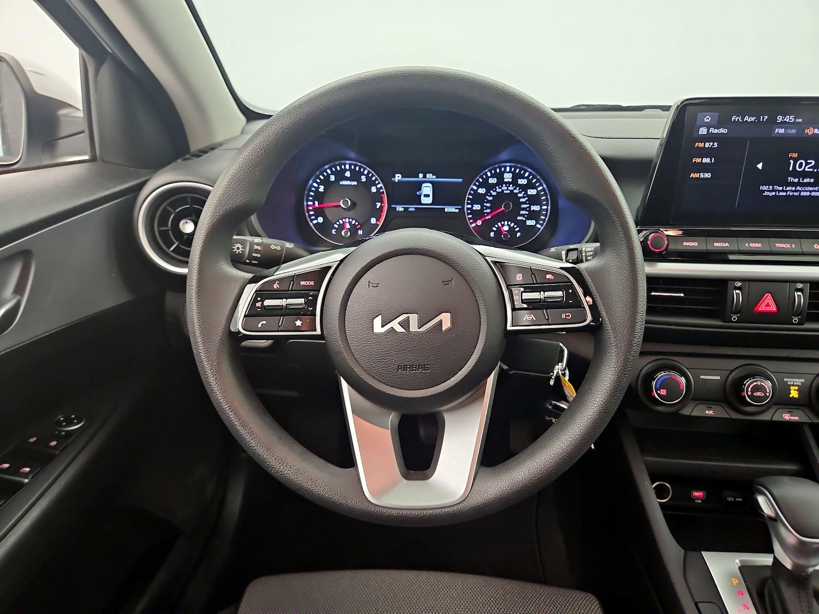 2023 Kia Forte LXS - Photo 11