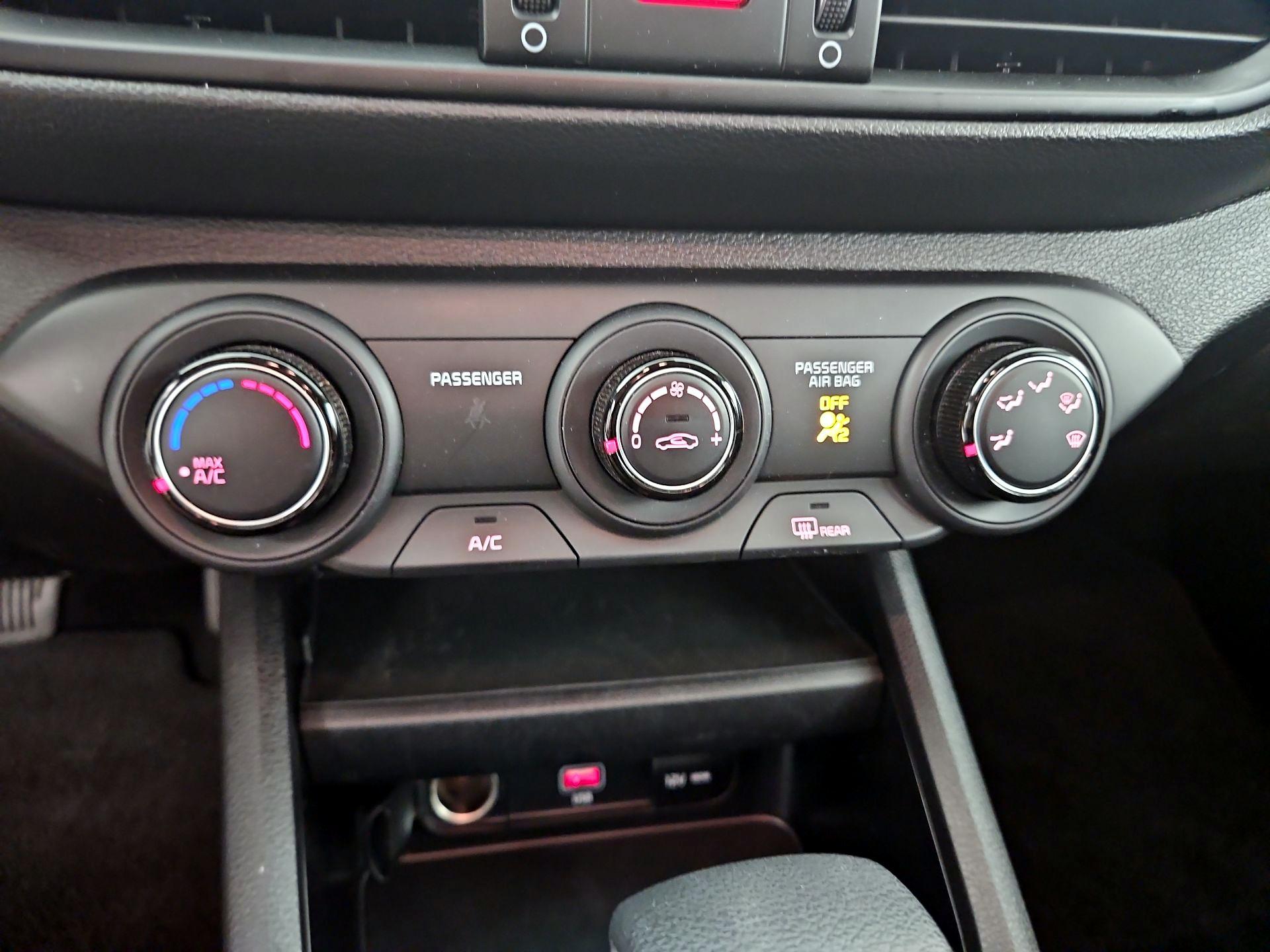 Thumbnail: 2023 Kia Forte - 16