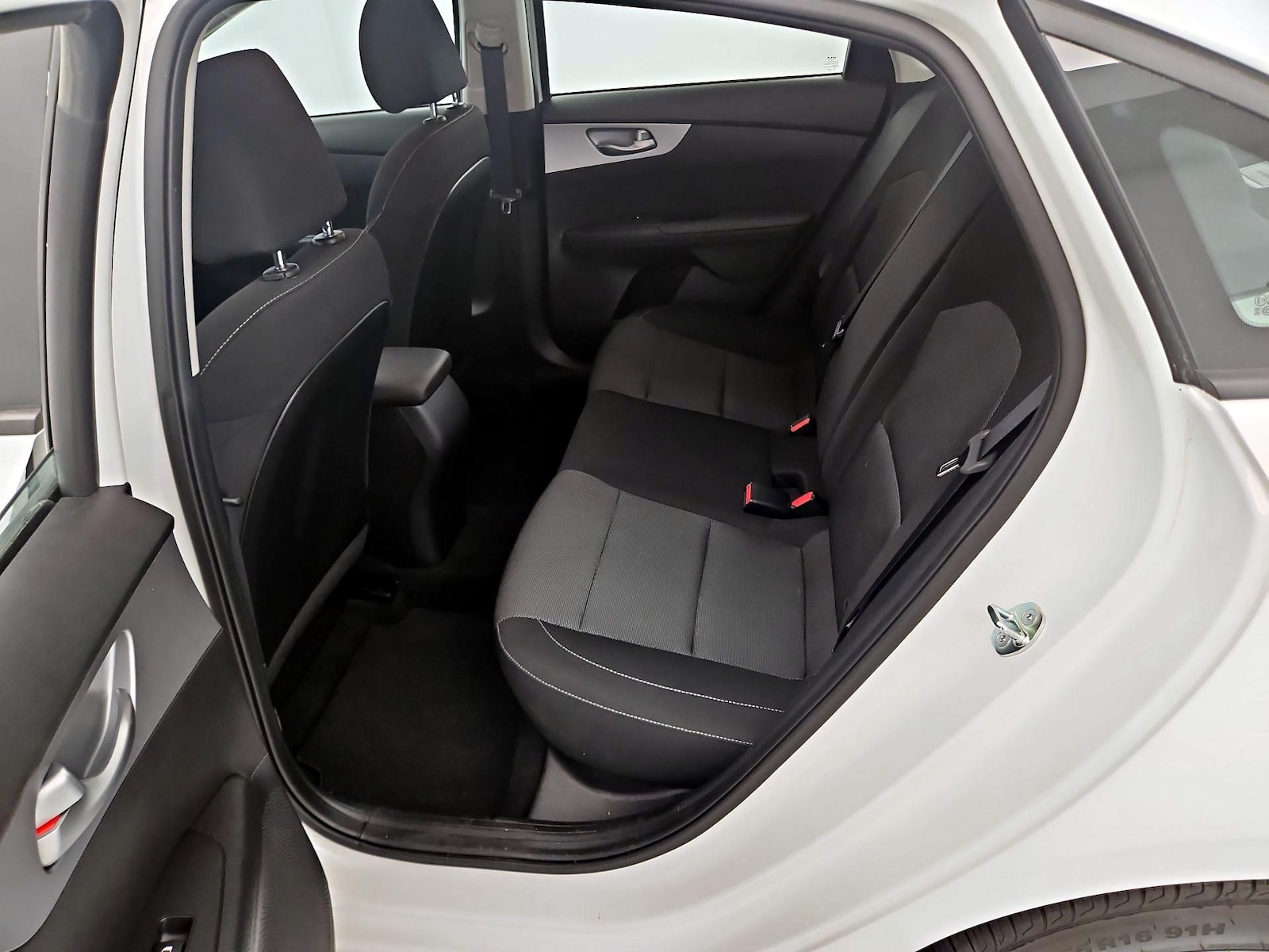 2023 Kia Forte LXS - Photo 20