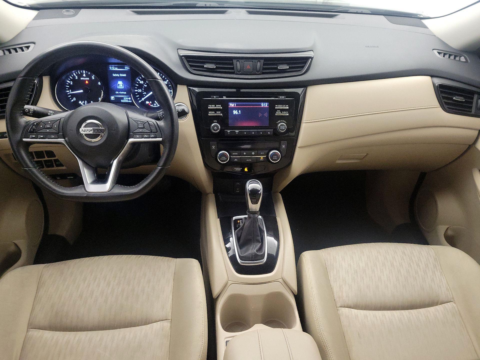 Thumbnail: 2017 Nissan Rogue - 9