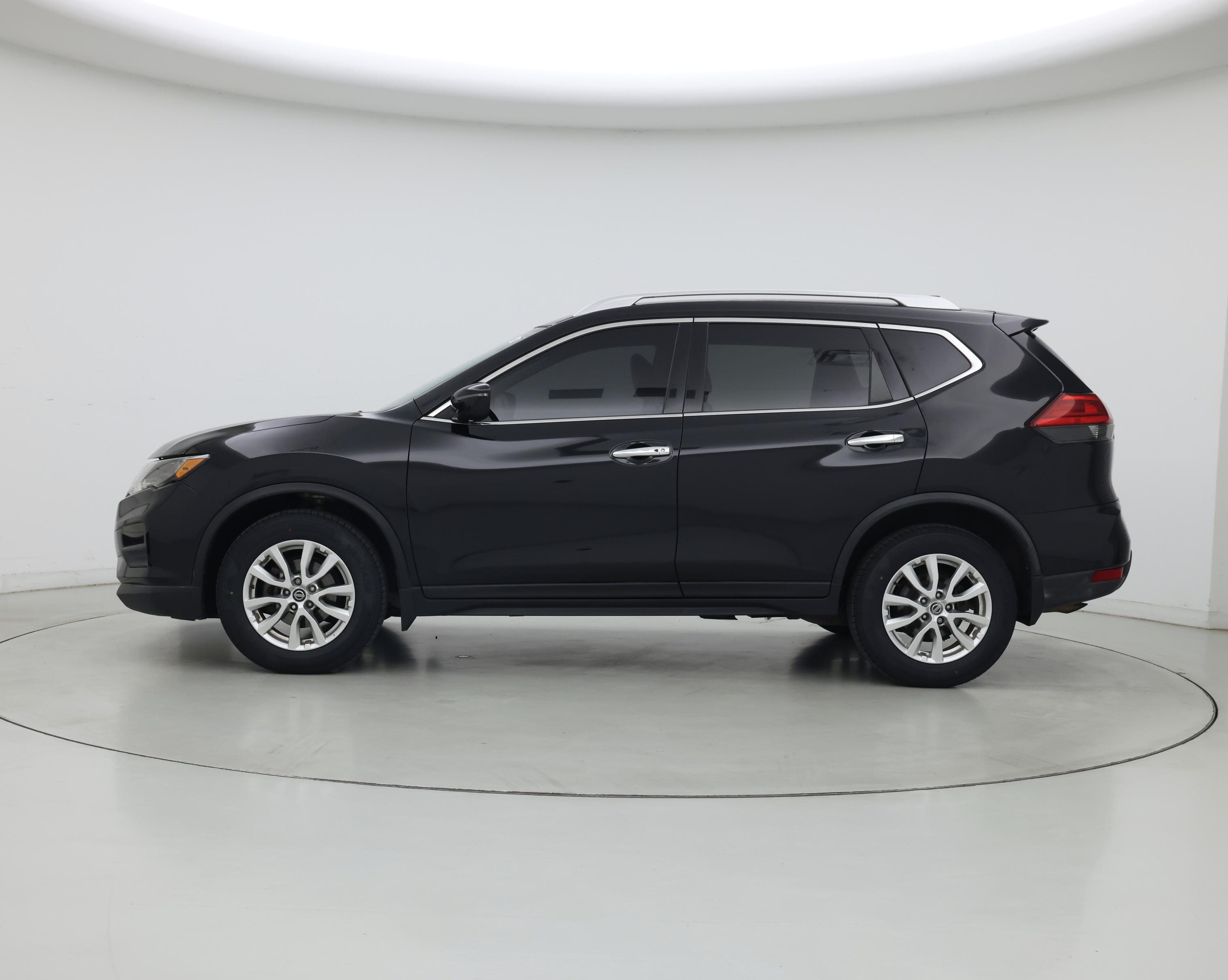 Thumbnail: 2017 Nissan Rogue - 3