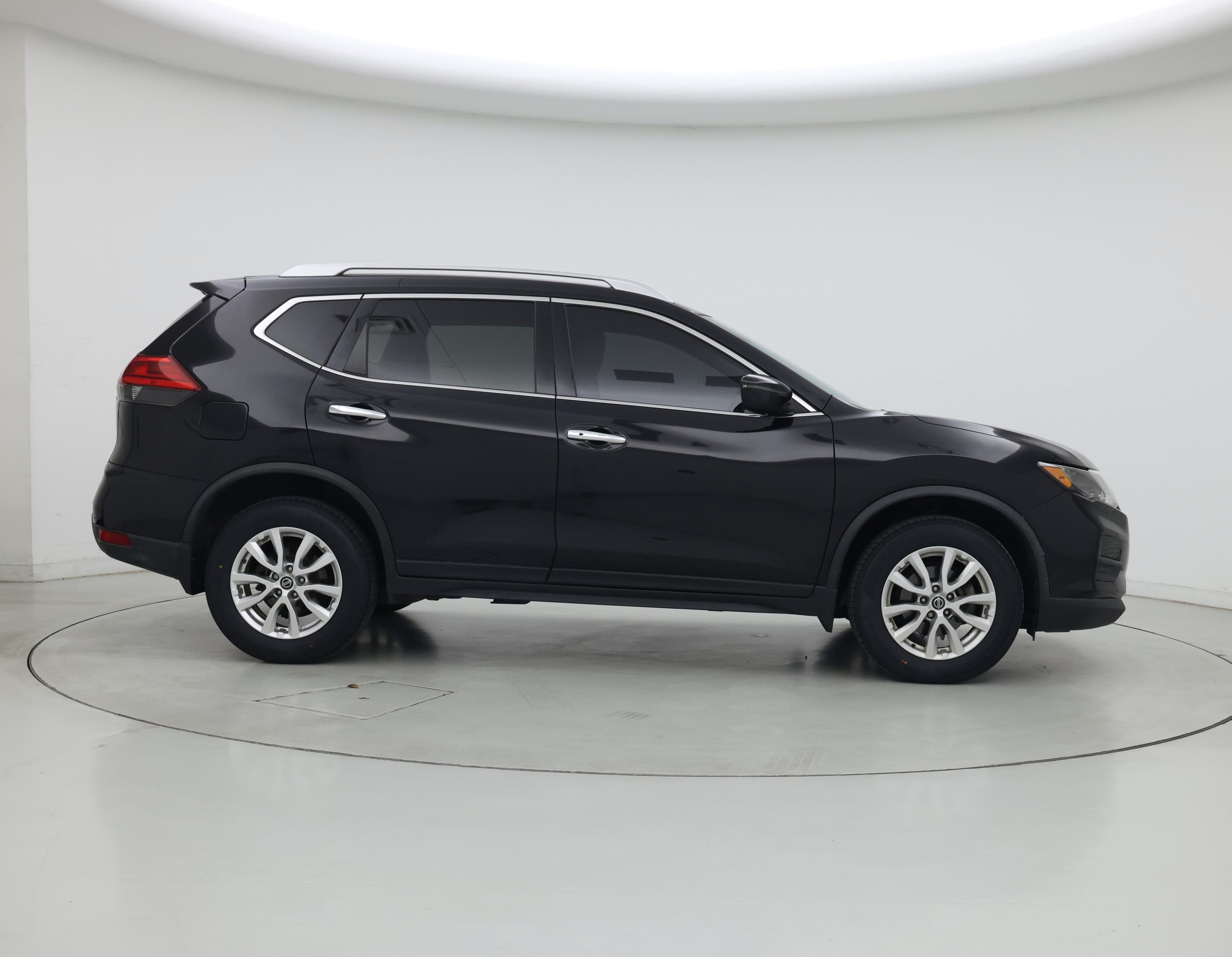 Thumbnail: 2017 Nissan Rogue - 7