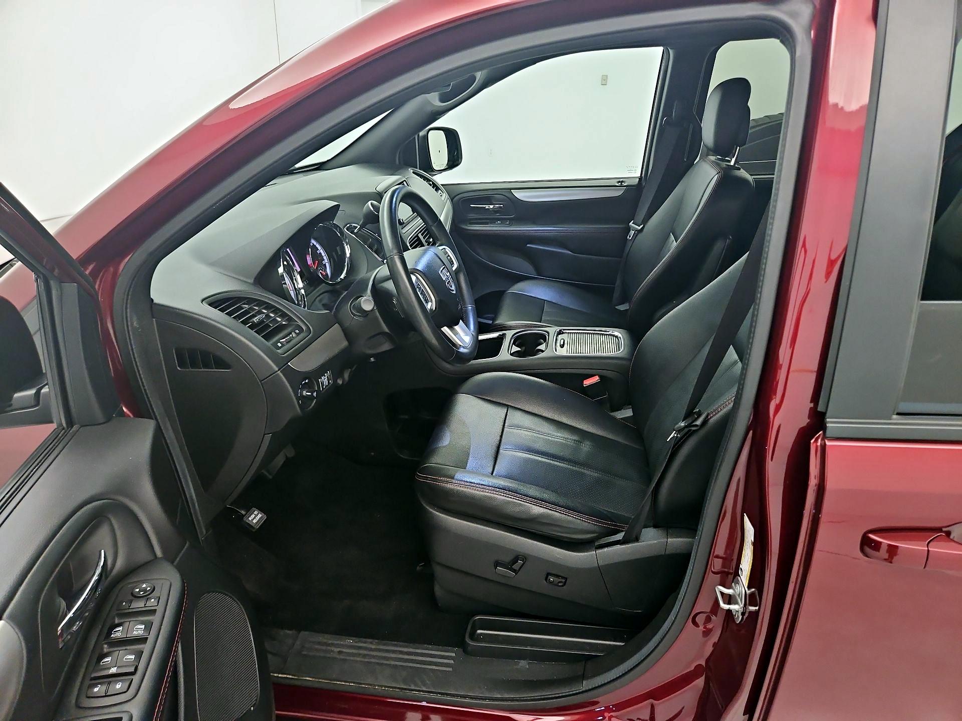 Thumbnail: 2019 Dodge Grand Caravan - 11