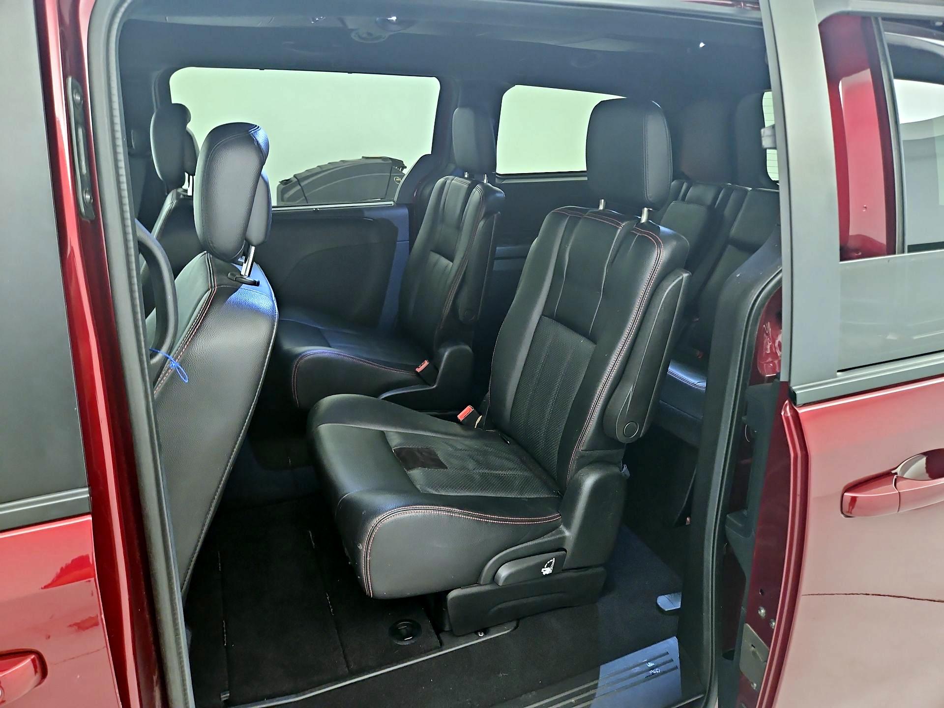 Thumbnail: 2019 Dodge Grand Caravan - 19