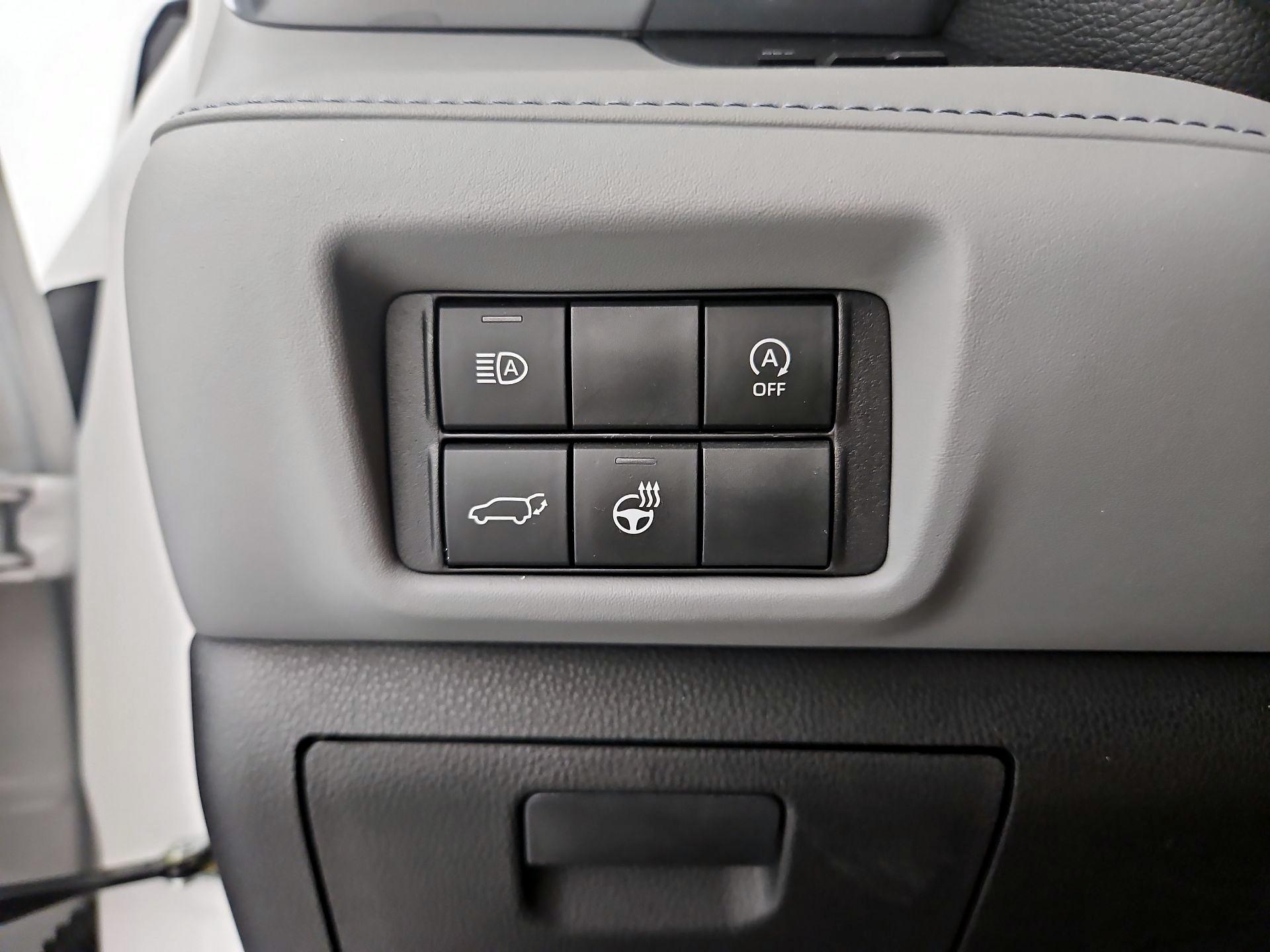 Thumbnail: 2023 Toyota Highlander - 13