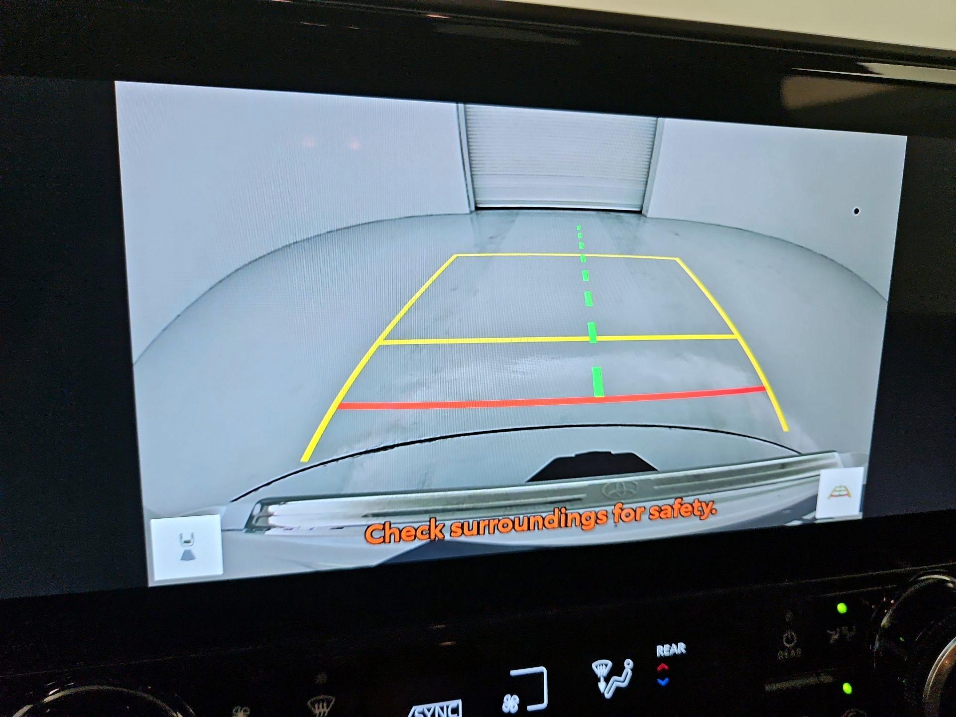 Thumbnail: 2023 Toyota Highlander - 14