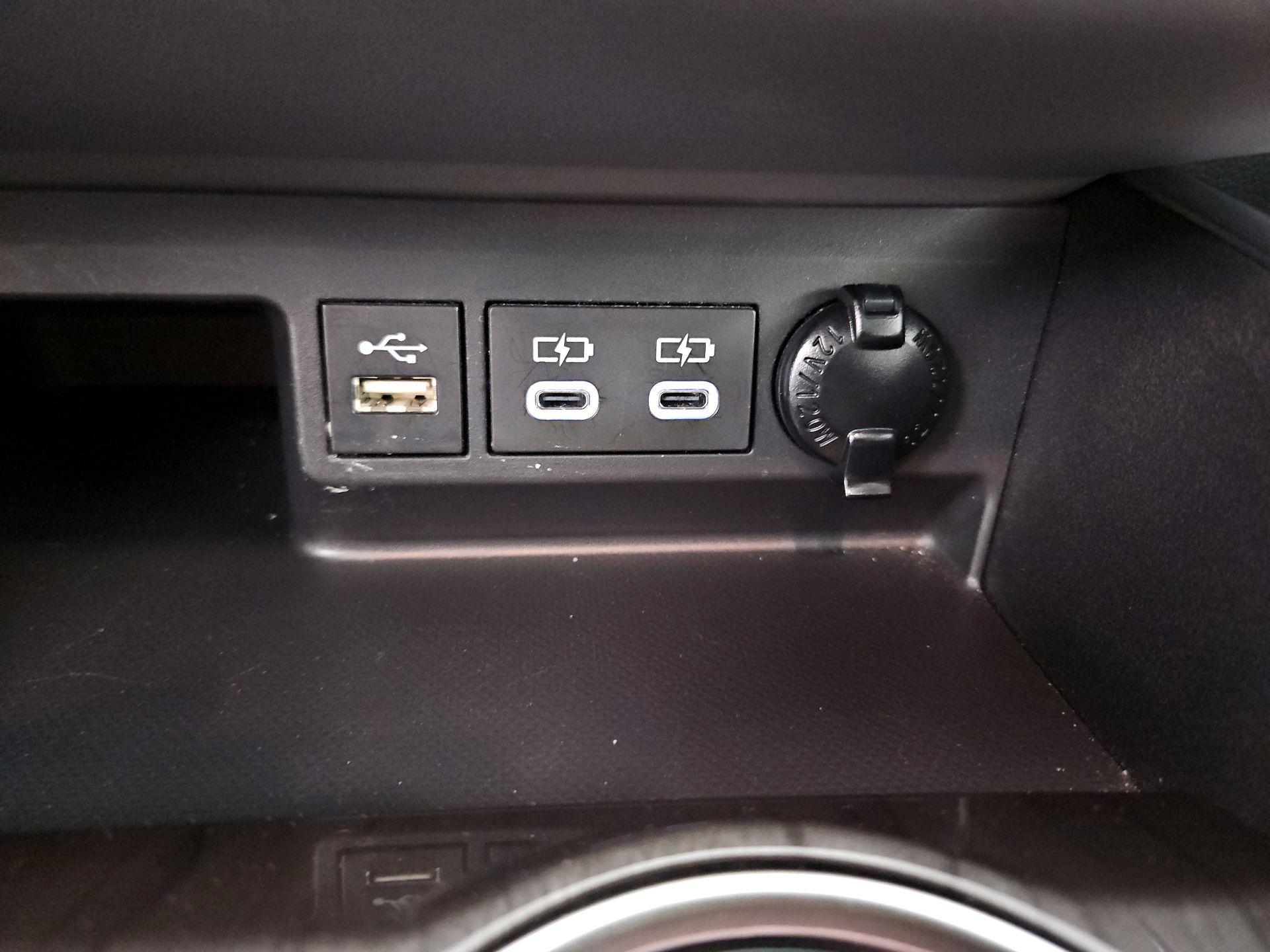 Thumbnail: 2023 Toyota Highlander - 18