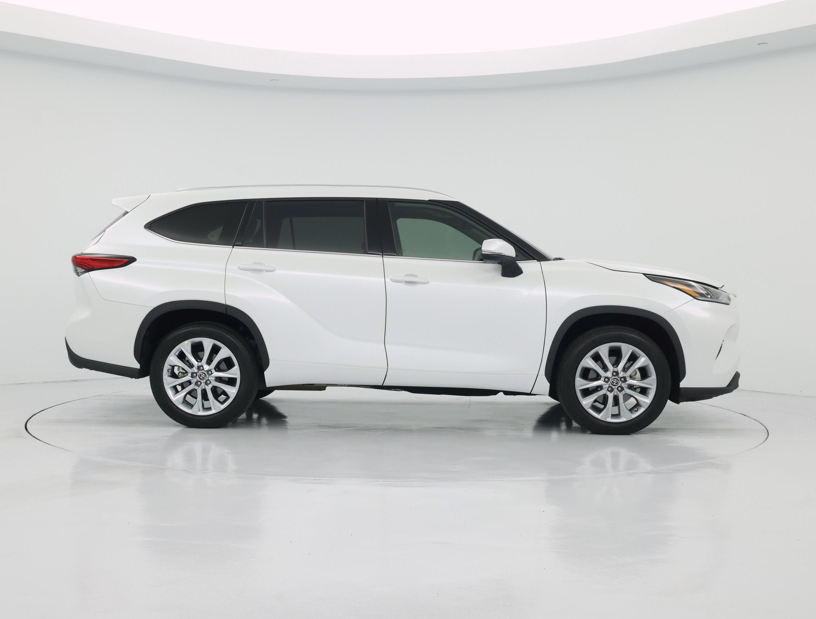 Thumbnail: 2023 Toyota Highlander - 7