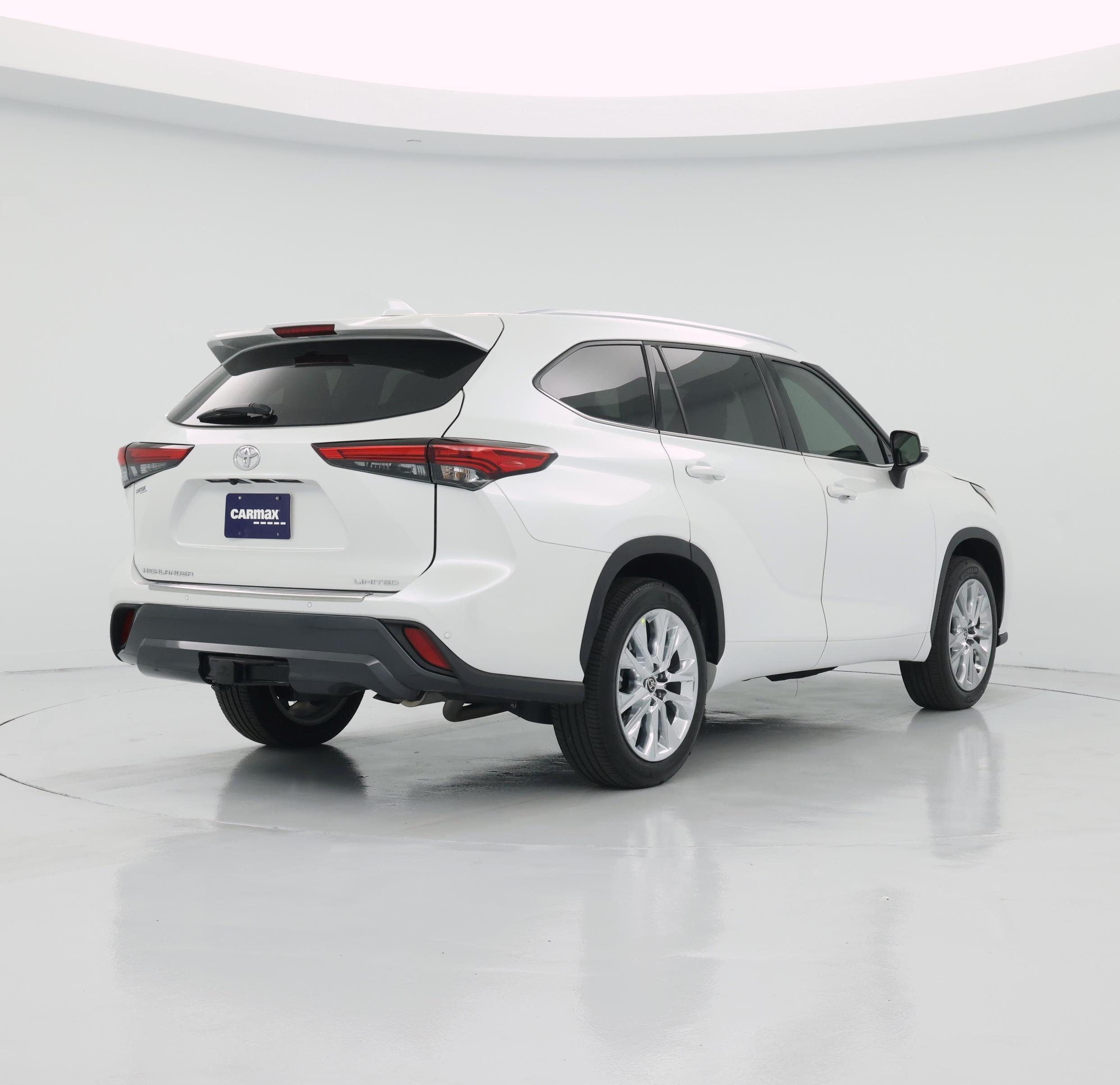 Thumbnail: 2023 Toyota Highlander - 8