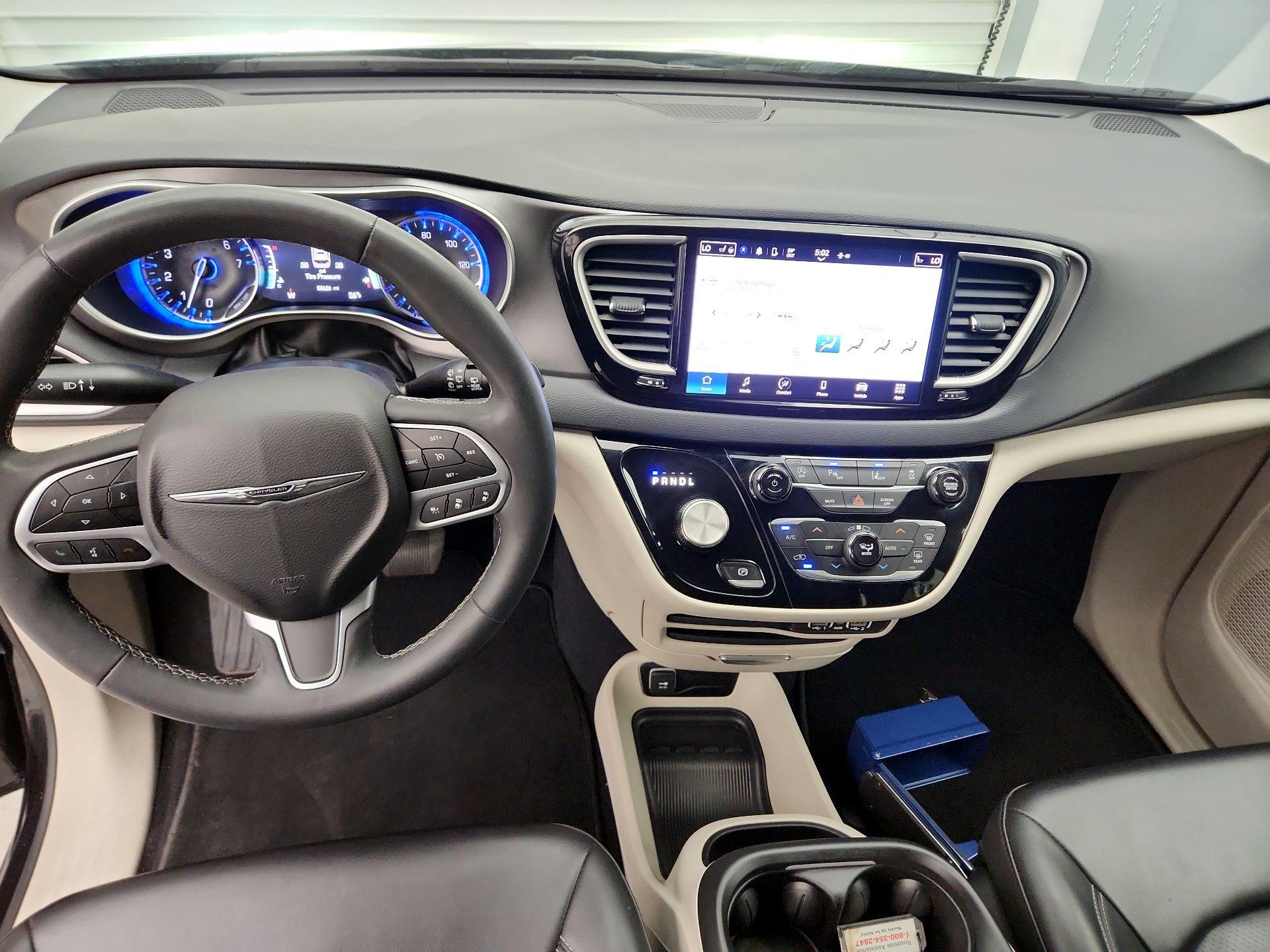 Thumbnail: 2023 Chrysler Pacifica - 9