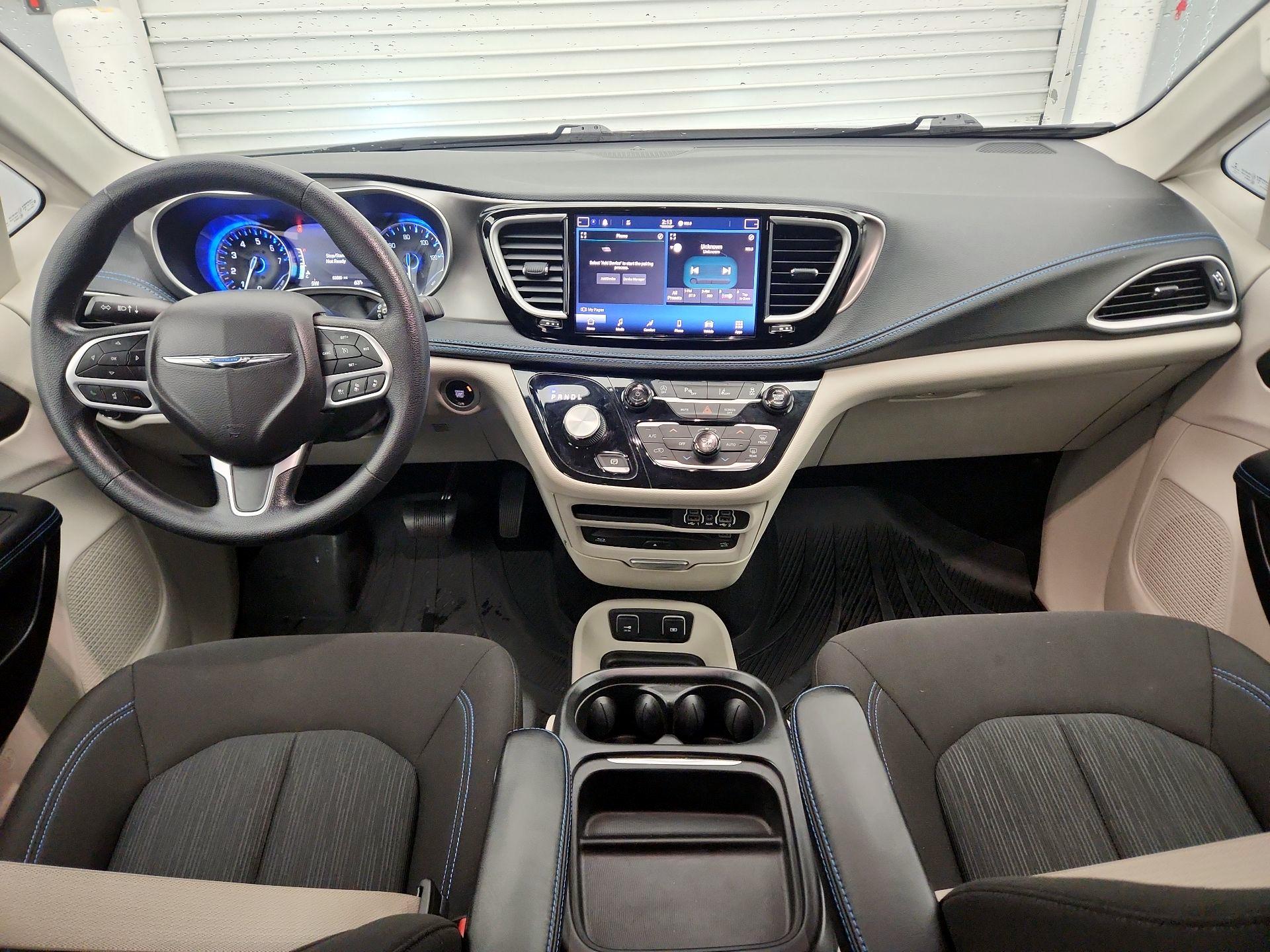 Thumbnail: 2021 Chrysler Pacifica - 9