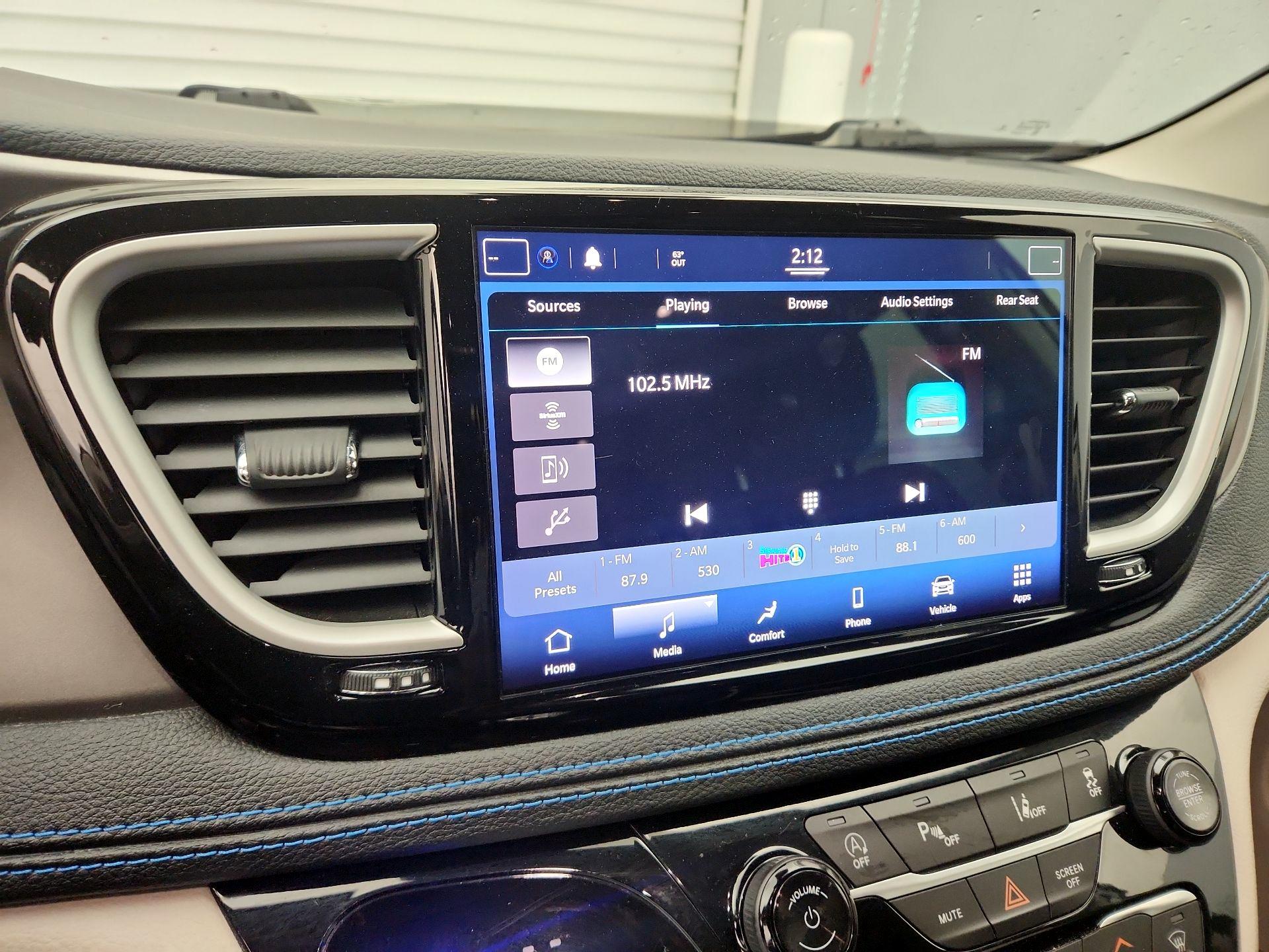 Thumbnail: 2021 Chrysler Pacifica - 15