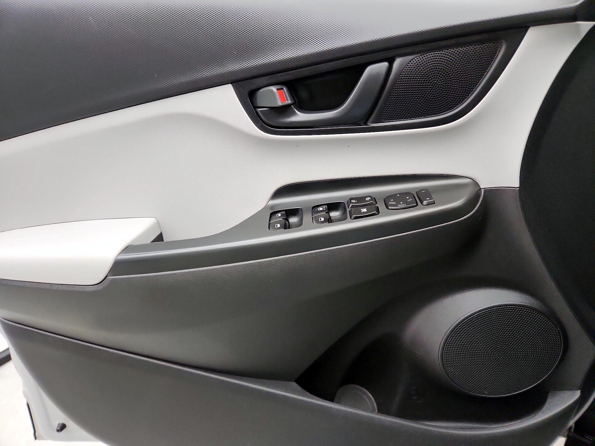 Thumbnail: 2022 Hyundai Kona - 12