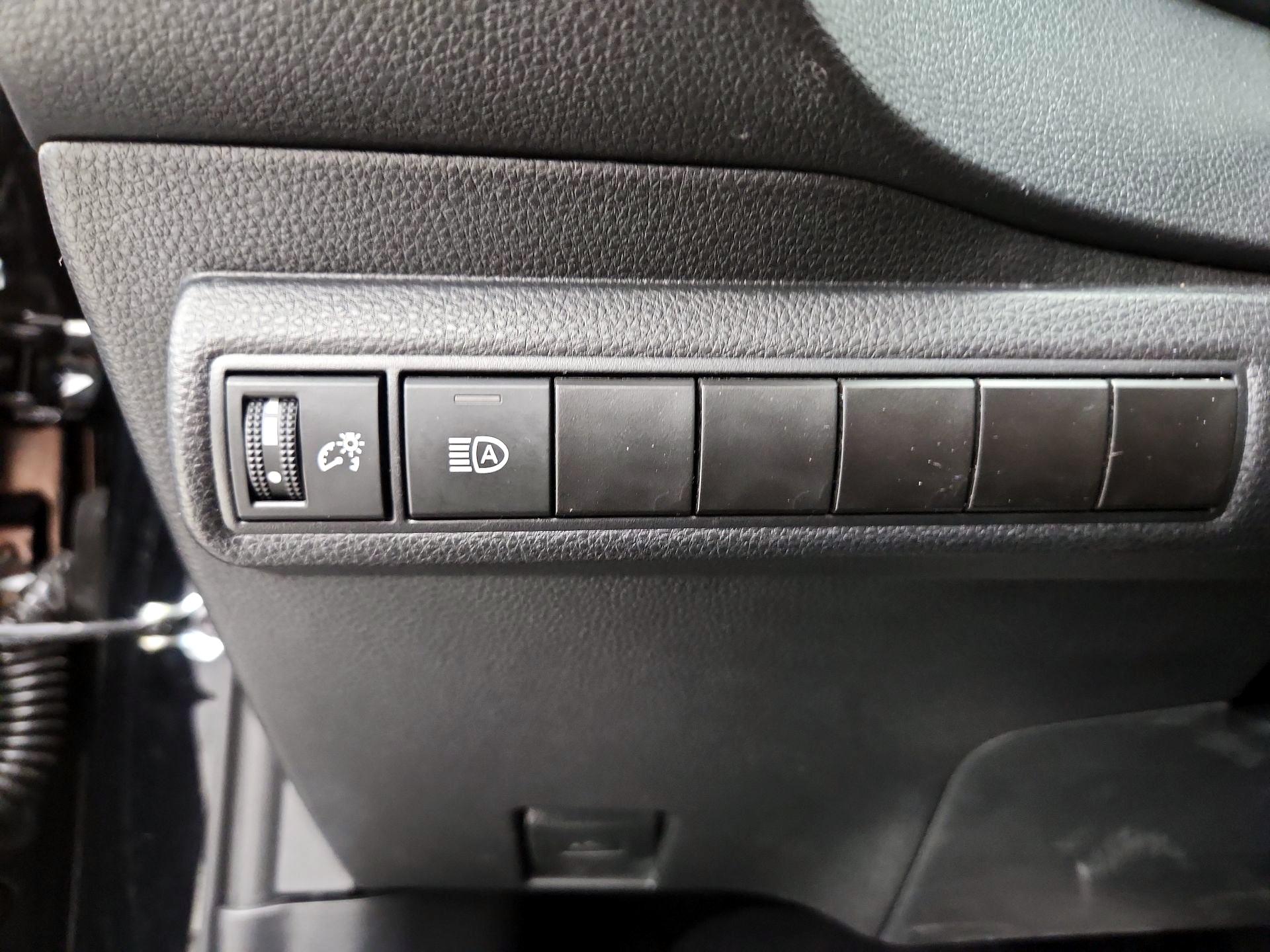 Thumbnail: 2025 Toyota Corolla - 13