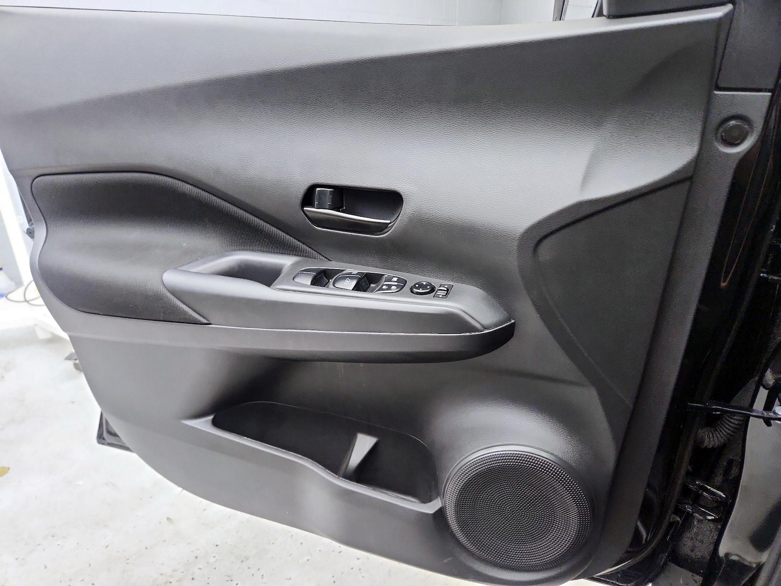 2025 Nissan KICKS PLAY Base - Photo 13