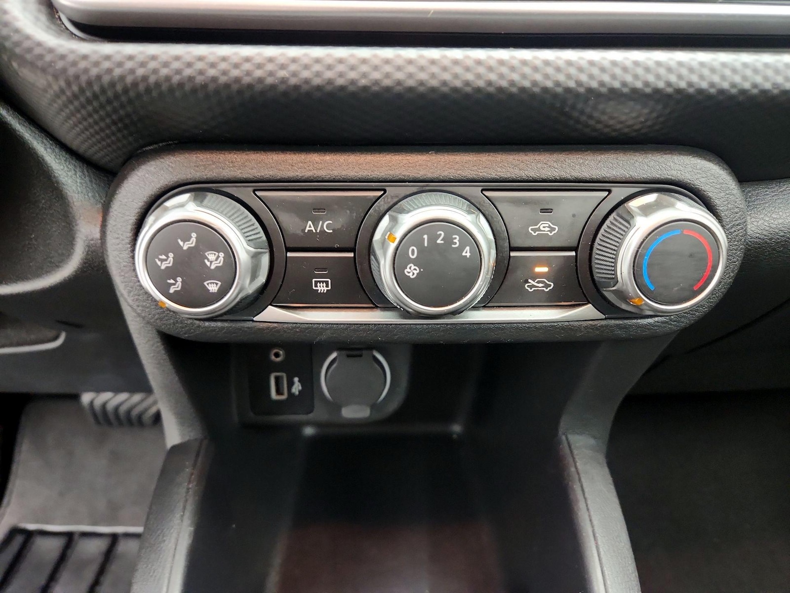 2025 Nissan KICKS PLAY Base - Photo 17