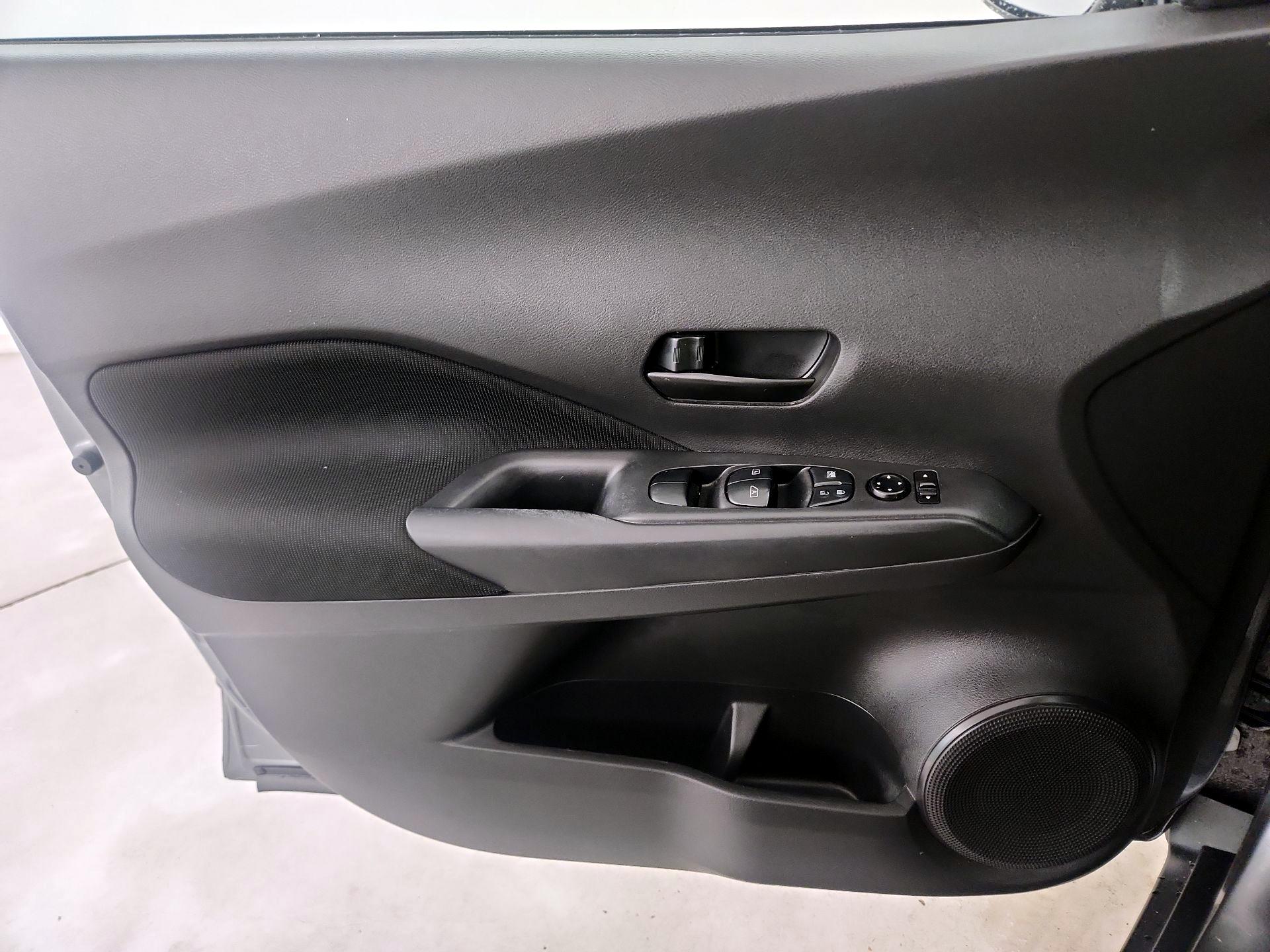 Thumbnail: 2023 Nissan Kicks - 12