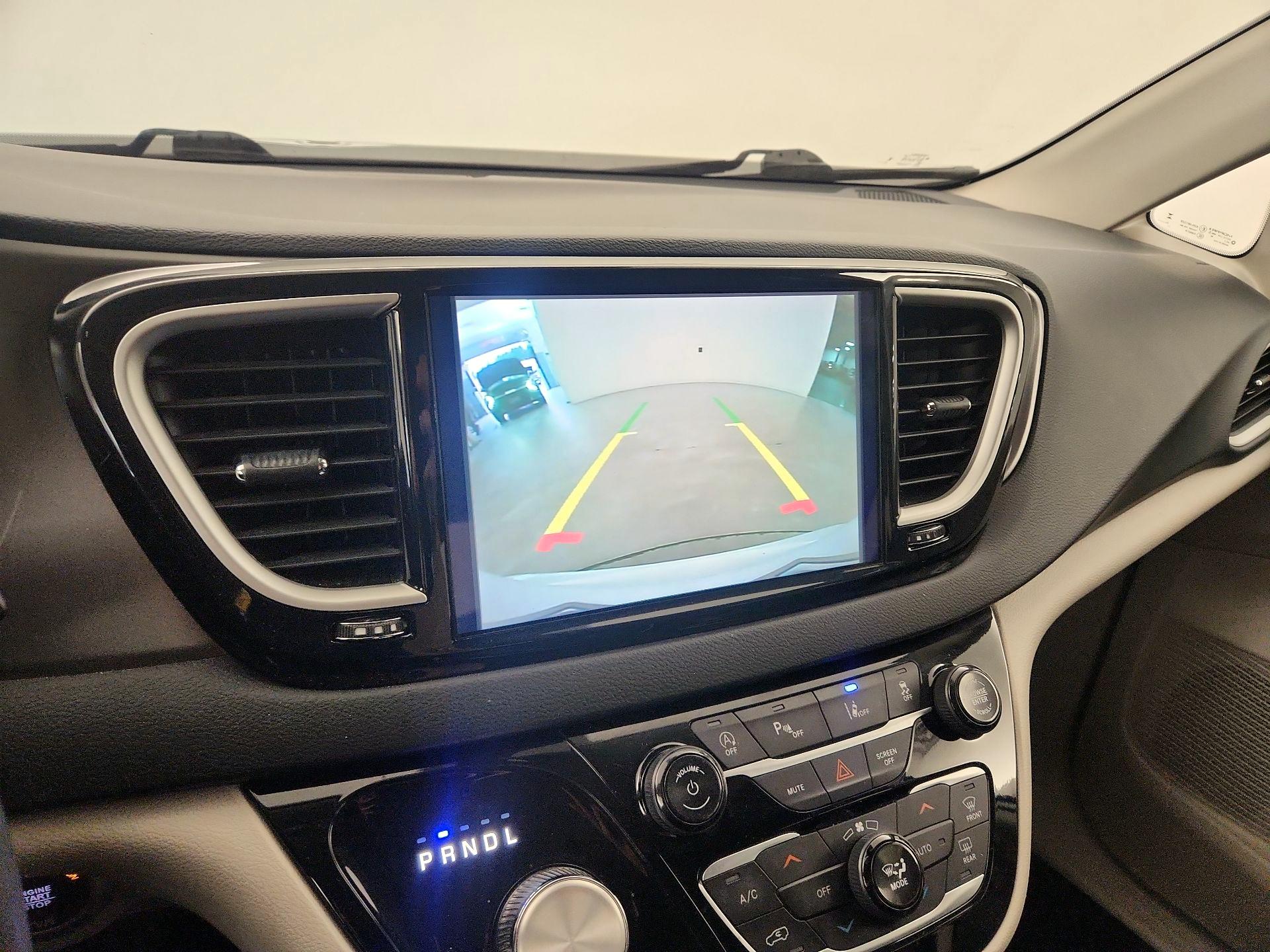 Thumbnail: 2023 Chrysler Pacifica - 14