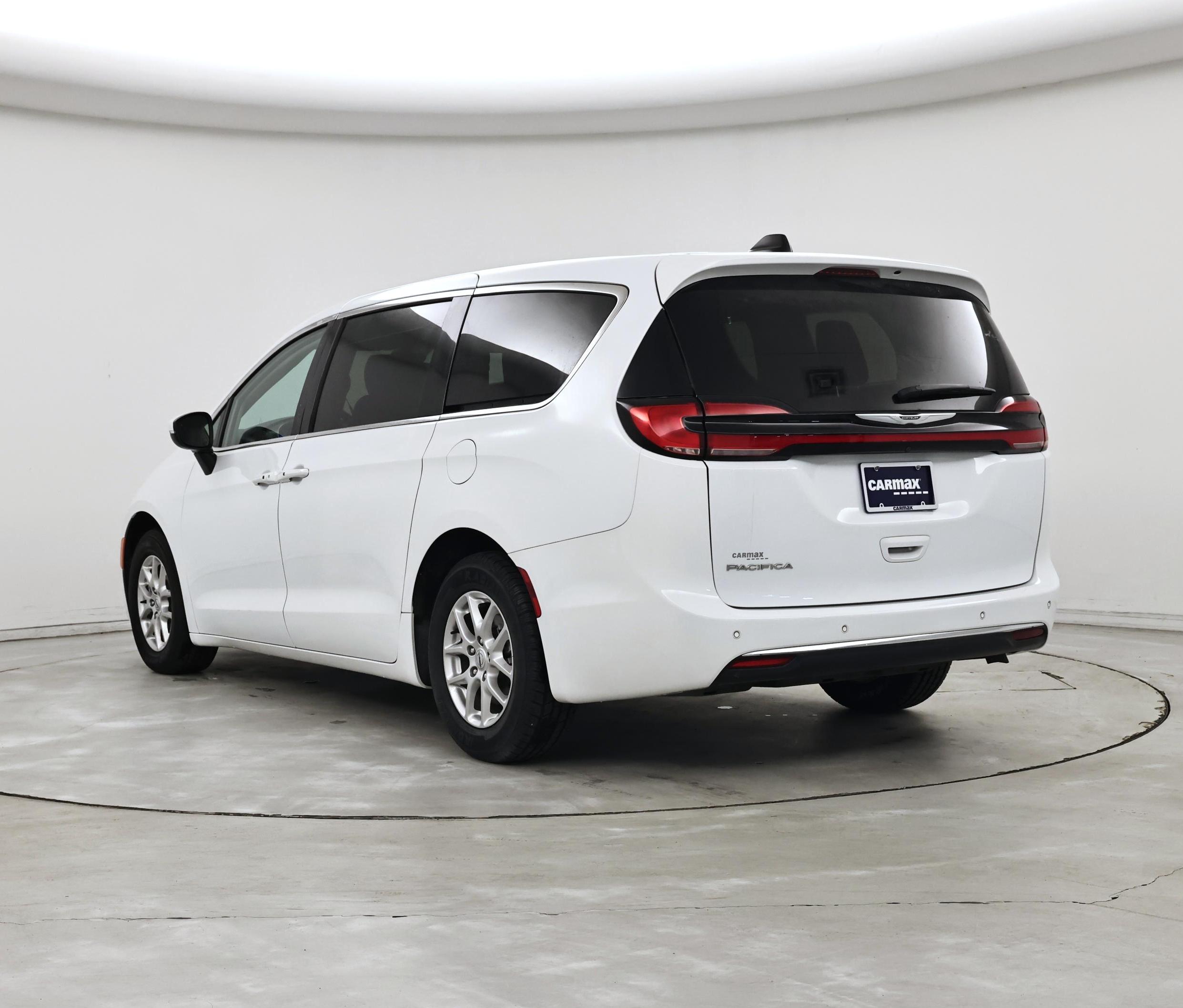 Thumbnail: 2023 Chrysler Pacifica - 2