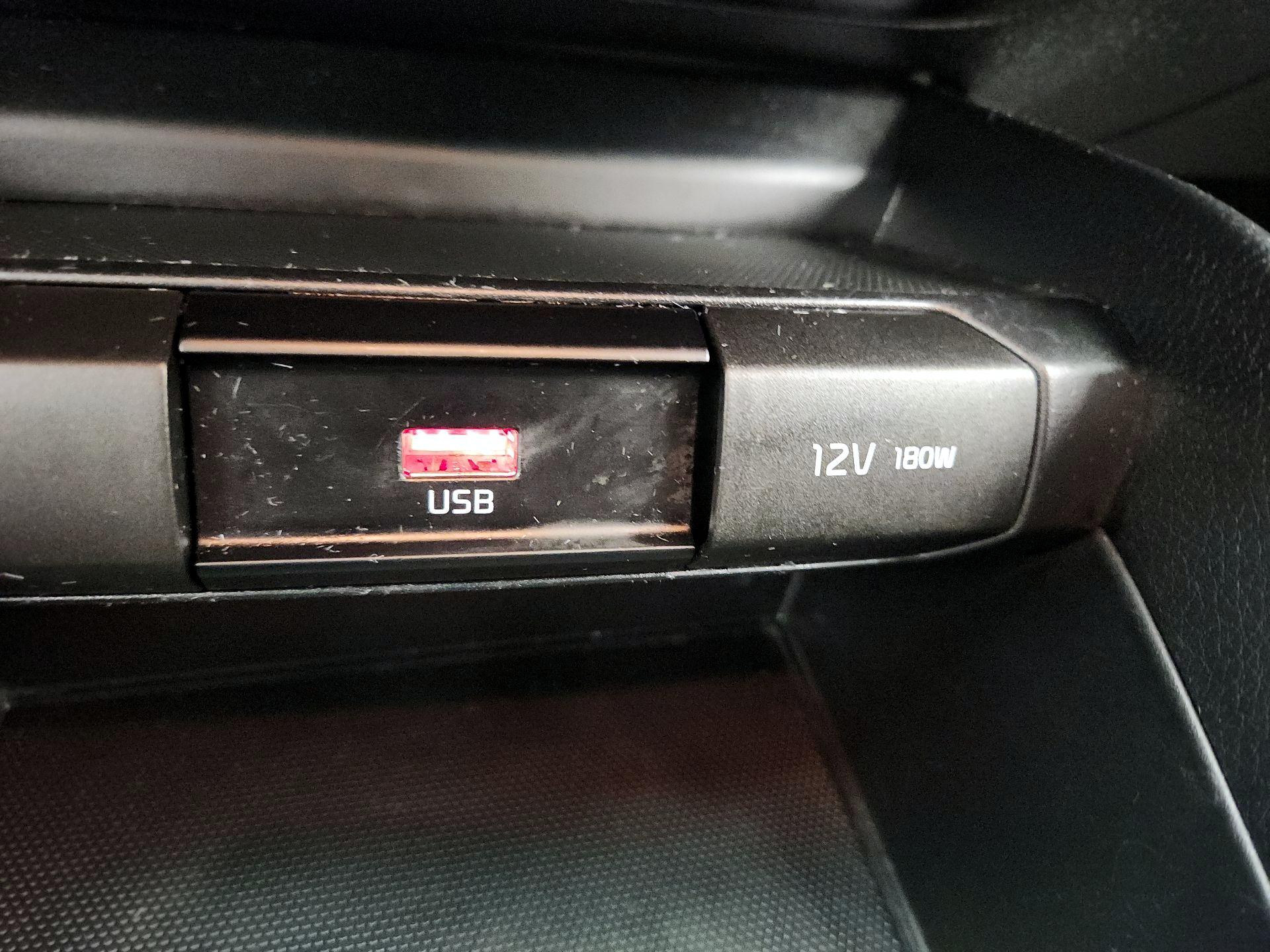 Thumbnail: 2022 Kia Rio - 18