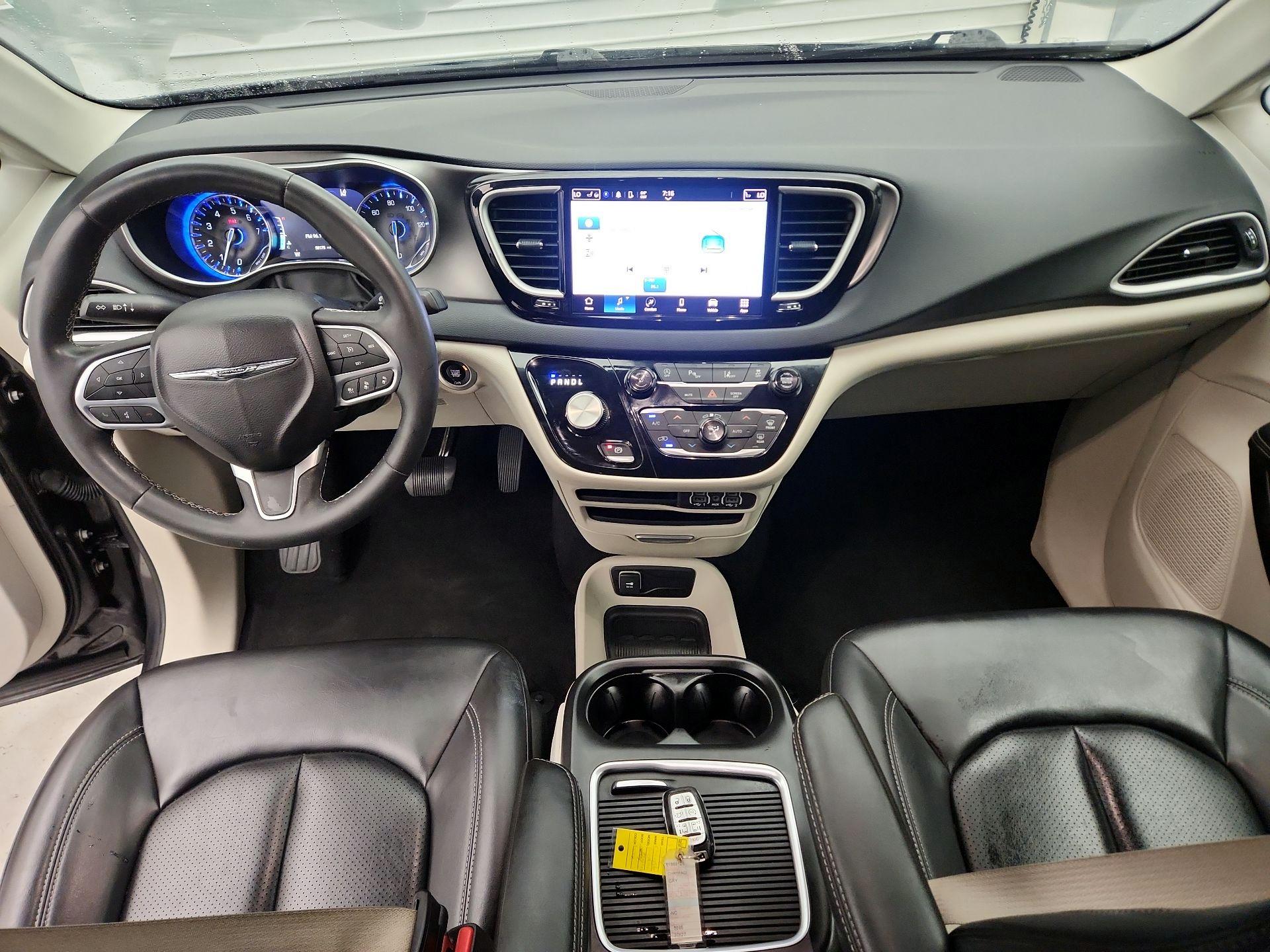 Thumbnail: 2023 Chrysler Pacifica - 9