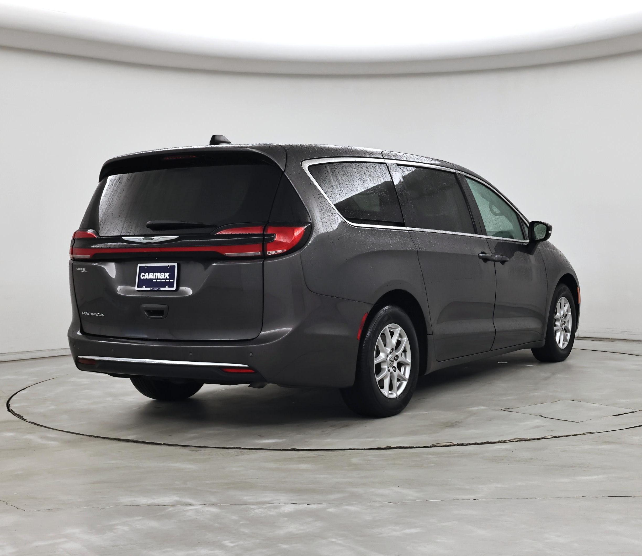 Thumbnail: 2023 Chrysler Pacifica - 8