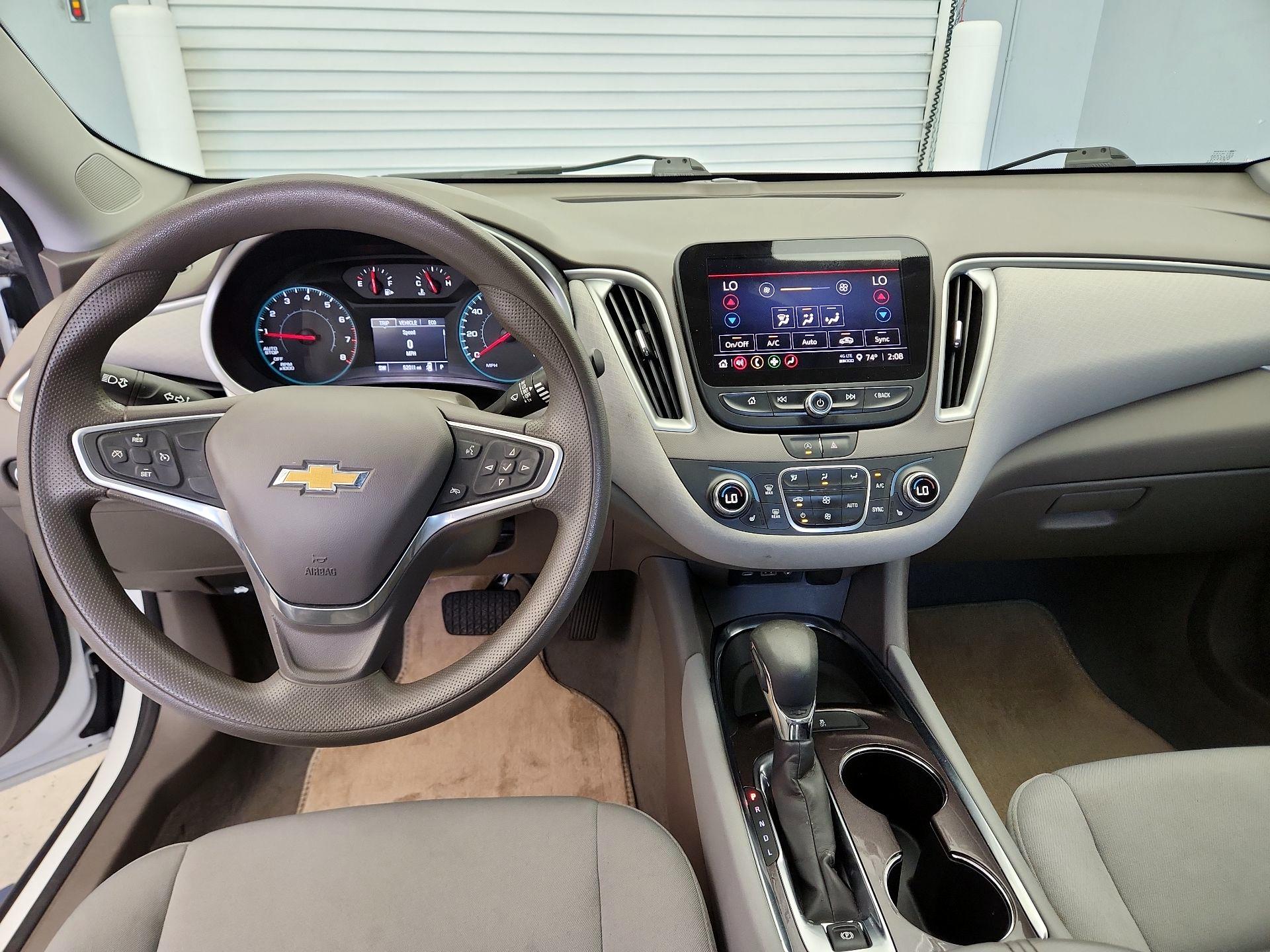 Thumbnail: 2022 Chevrolet Malibu - 9