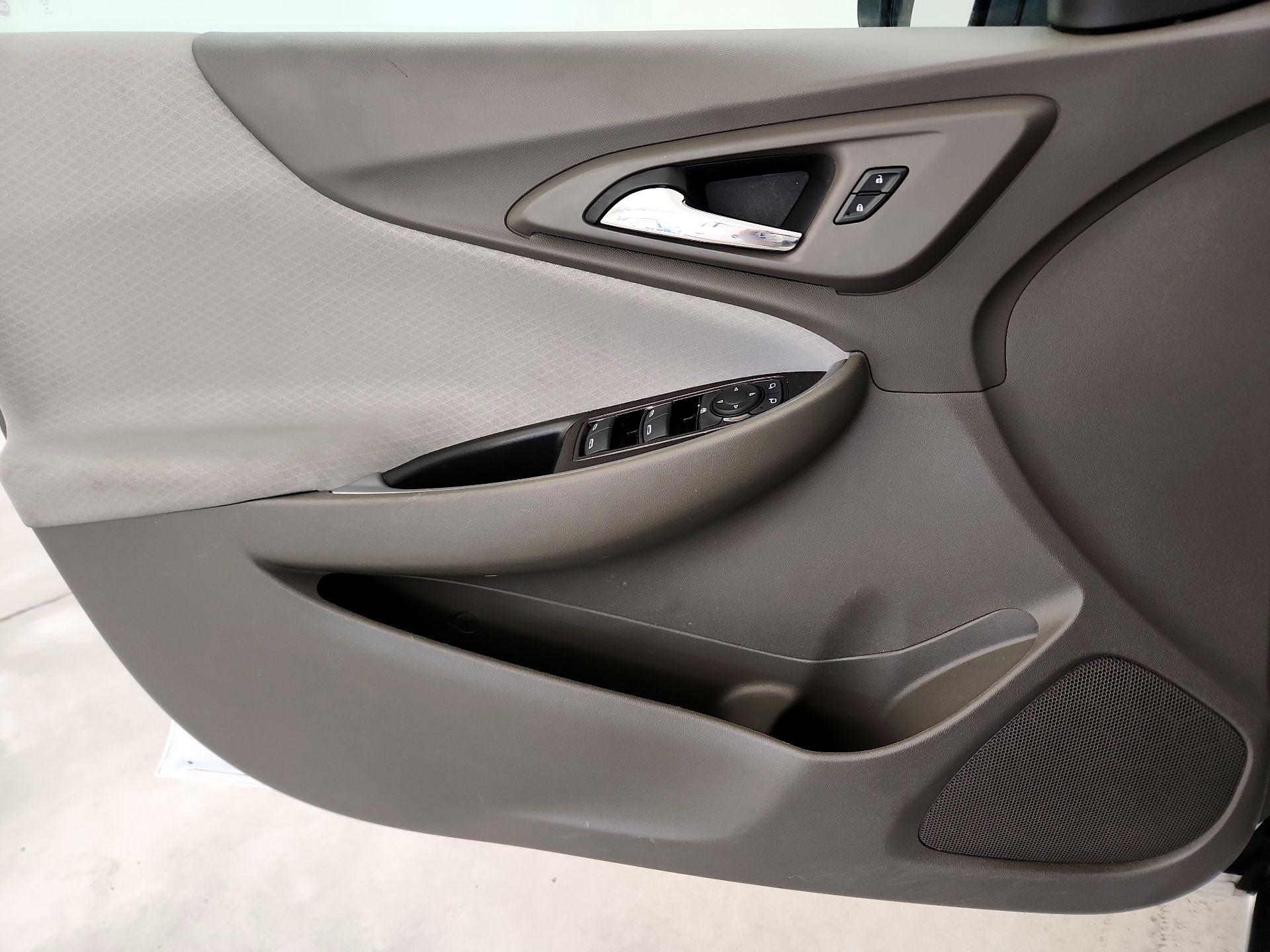 Thumbnail: 2022 Chevrolet Malibu - 12