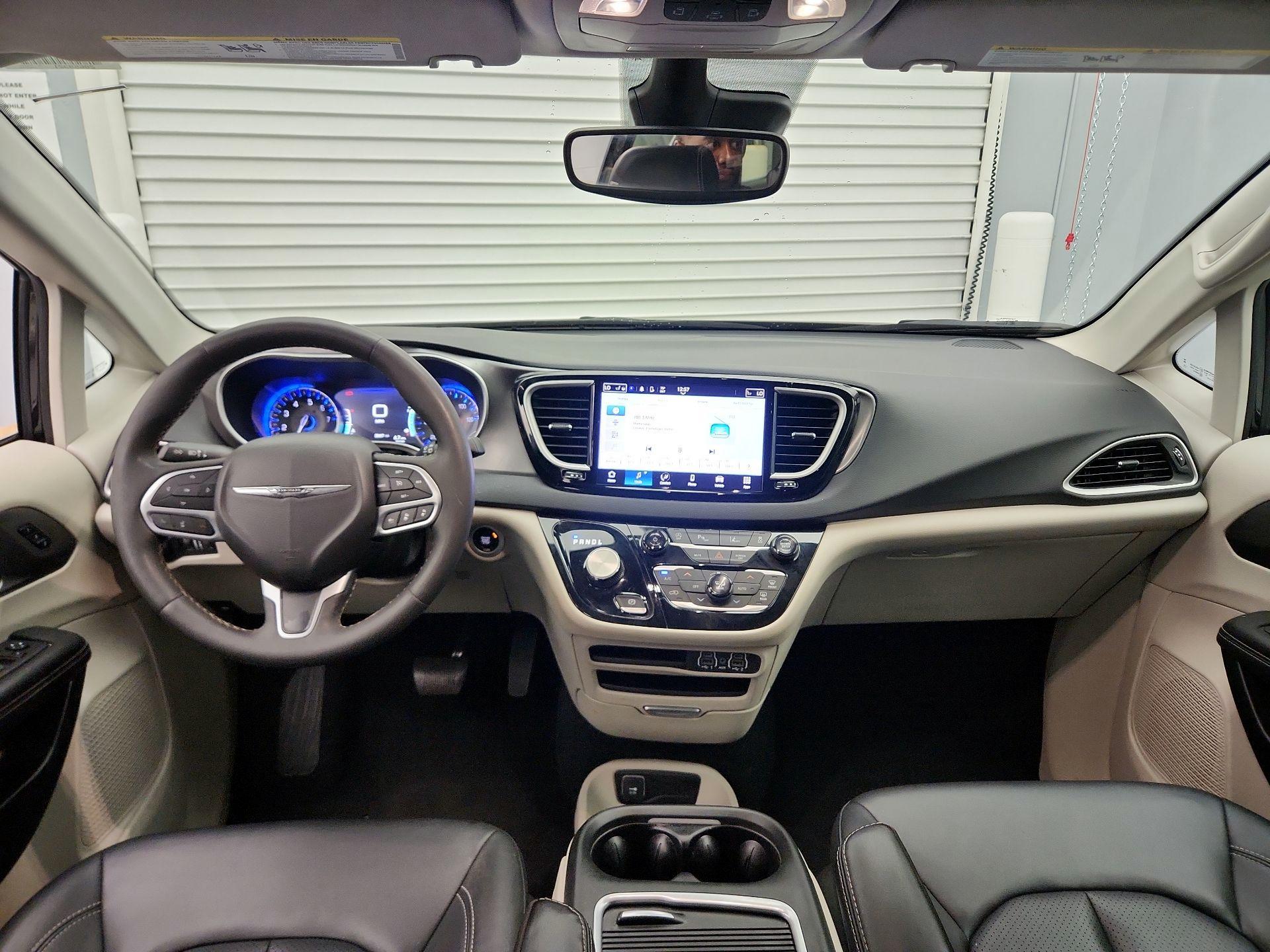 Thumbnail: 2024 Chrysler Pacifica - 9