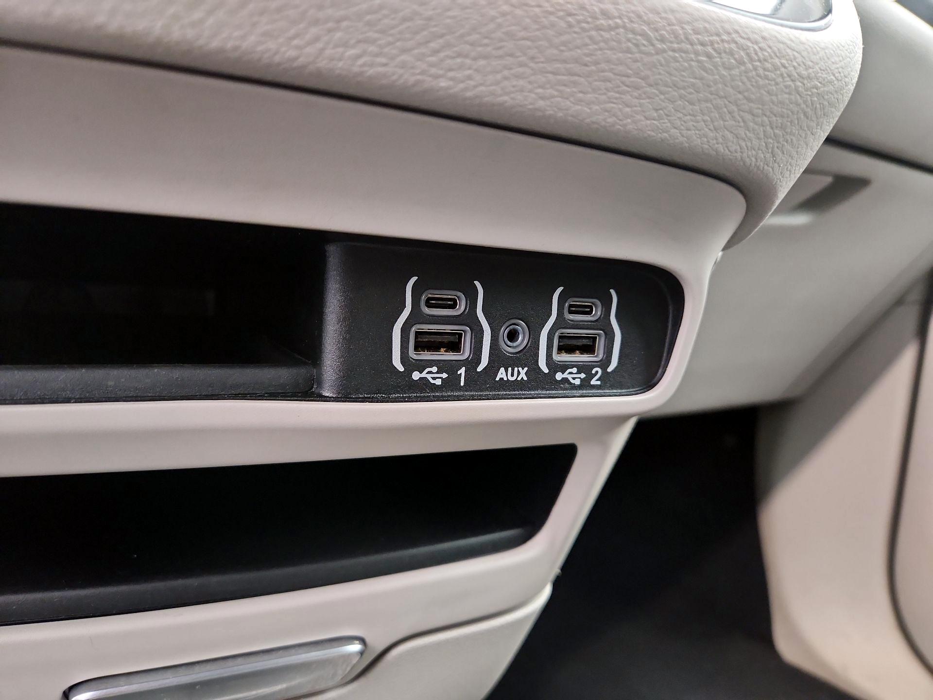 Thumbnail: 2024 Chrysler Pacifica - 18