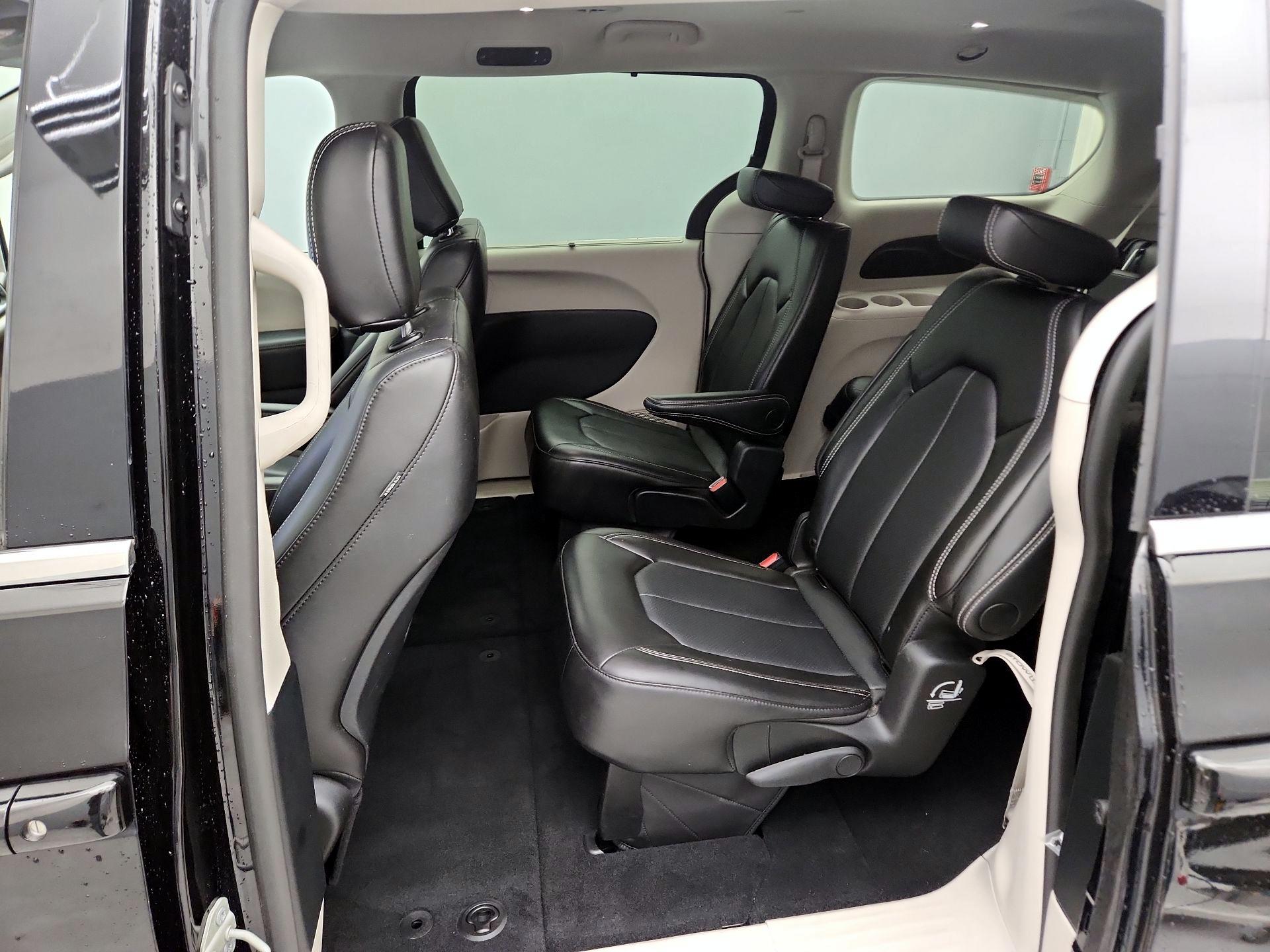 Thumbnail: 2024 Chrysler Pacifica - 19