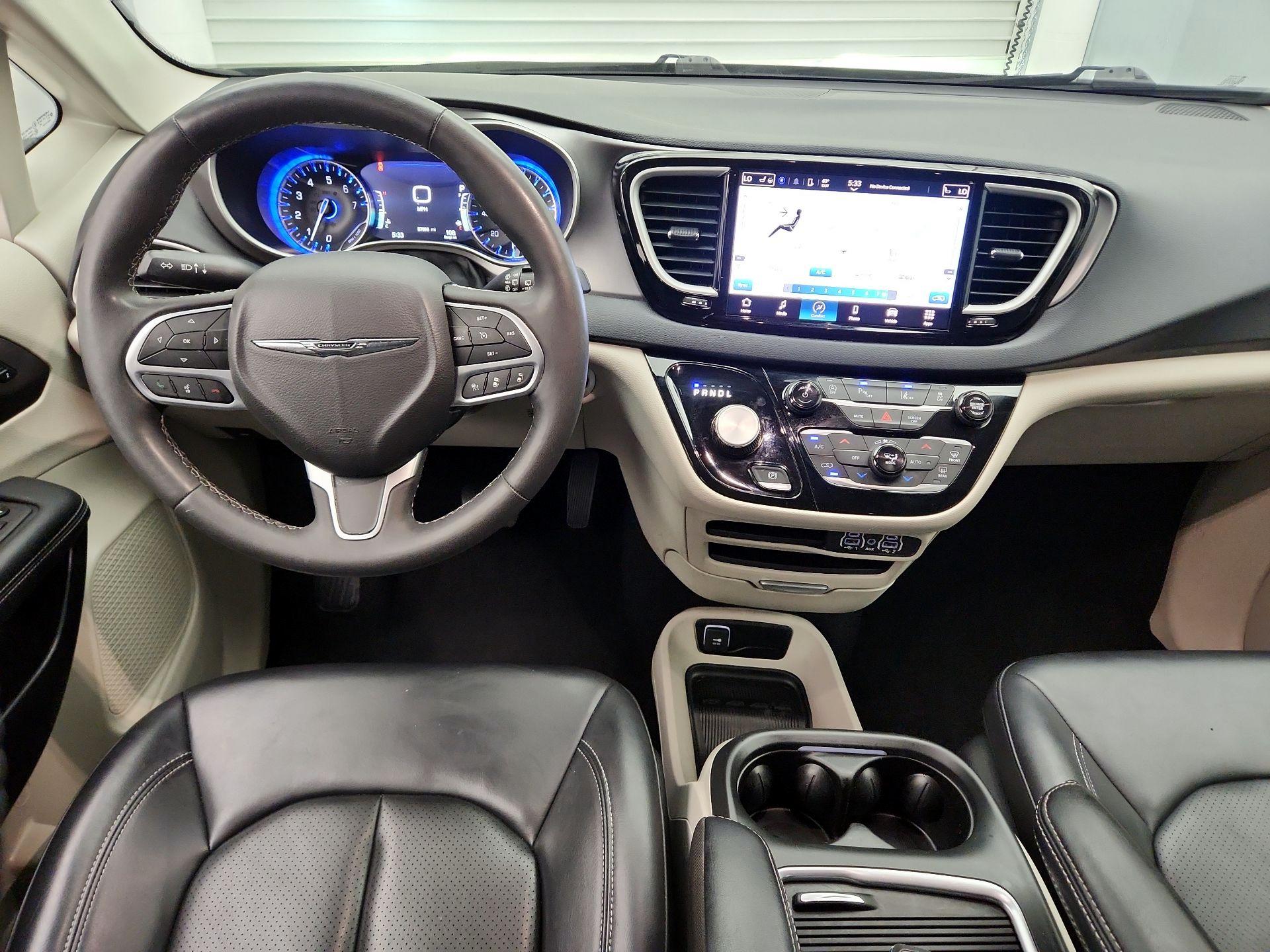 Thumbnail: 2023 Chrysler Pacifica - 9
