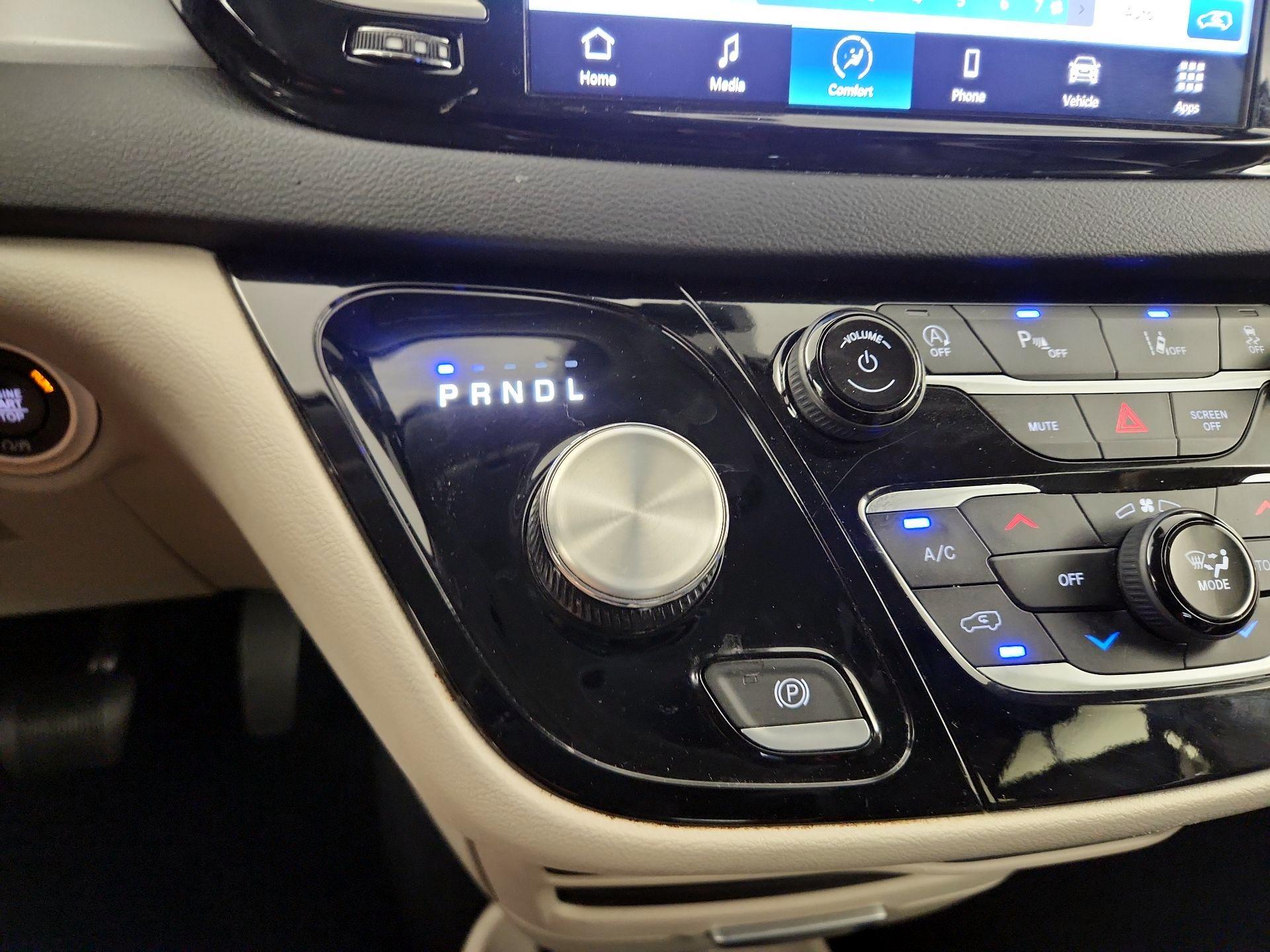 Thumbnail: 2023 Chrysler Pacifica - 17