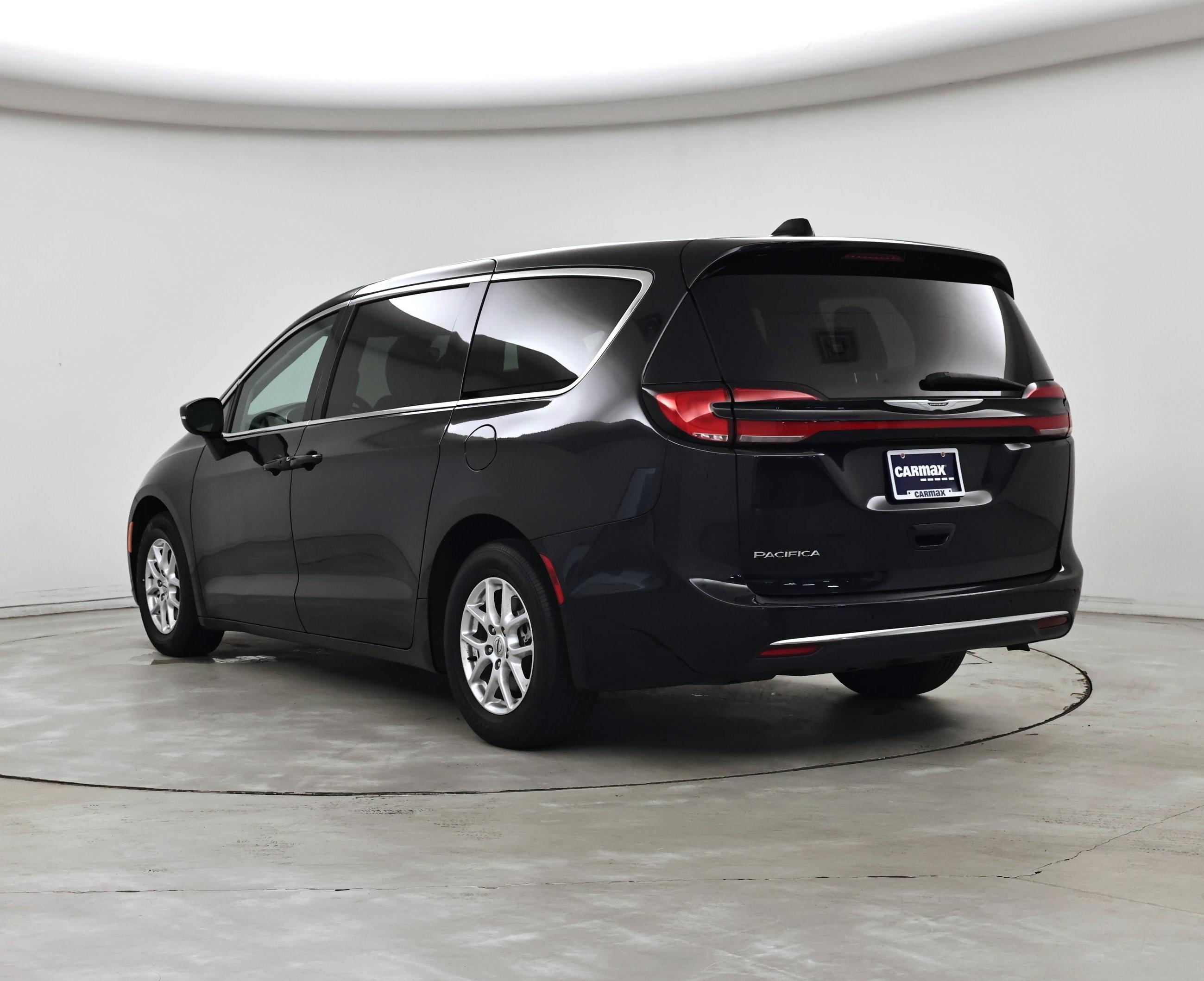 Thumbnail: 2023 Chrysler Pacifica - 2