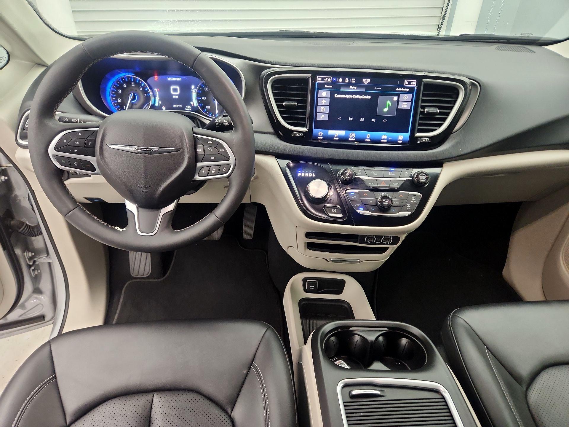 Thumbnail: 2024 Chrysler Pacifica - 9
