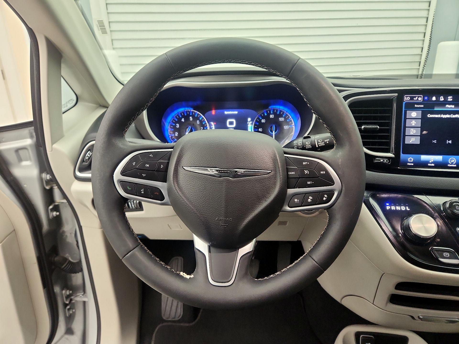 Thumbnail: 2024 Chrysler Pacifica - 10