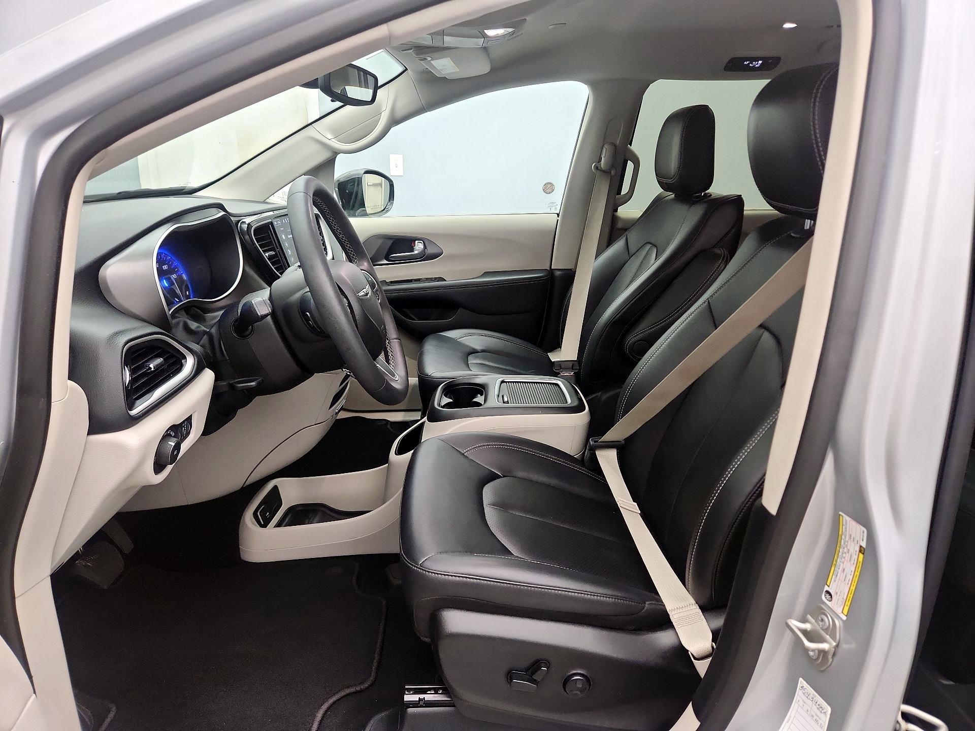 Thumbnail: 2024 Chrysler Pacifica - 11
