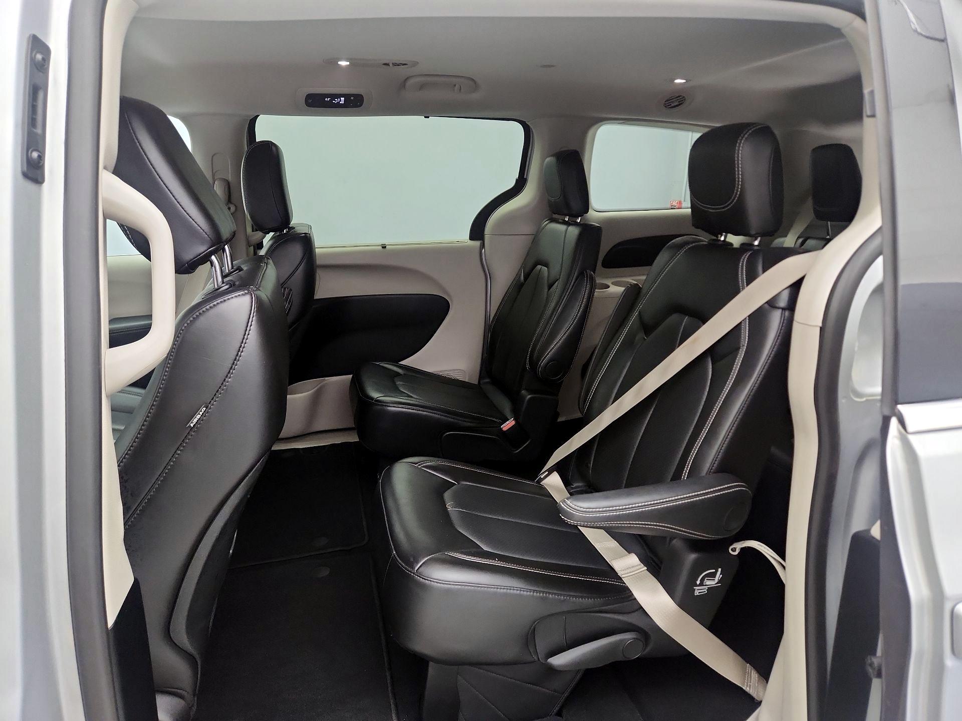 Thumbnail: 2024 Chrysler Pacifica - 19